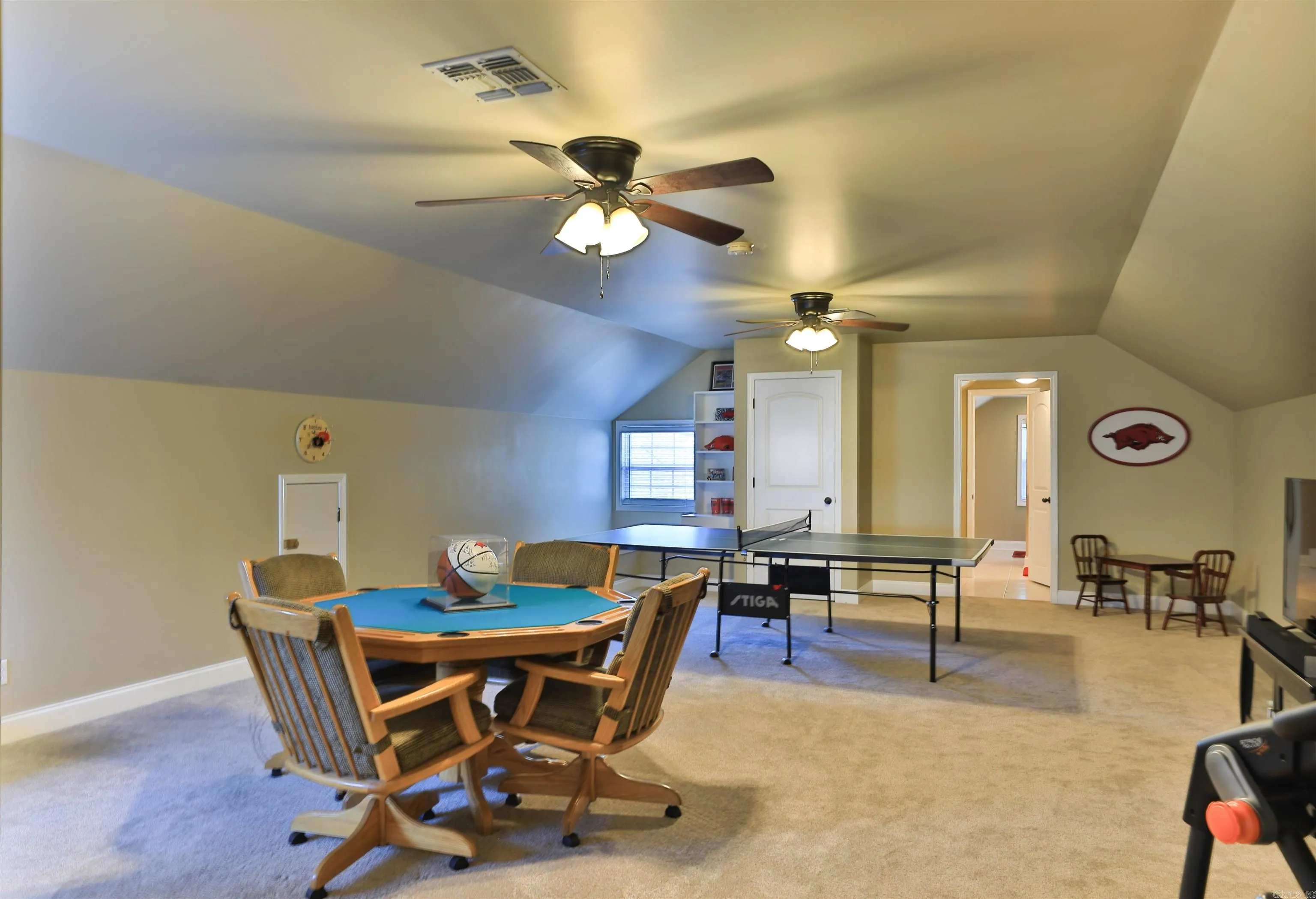 Property at 209  Grizzly bear - Image 31