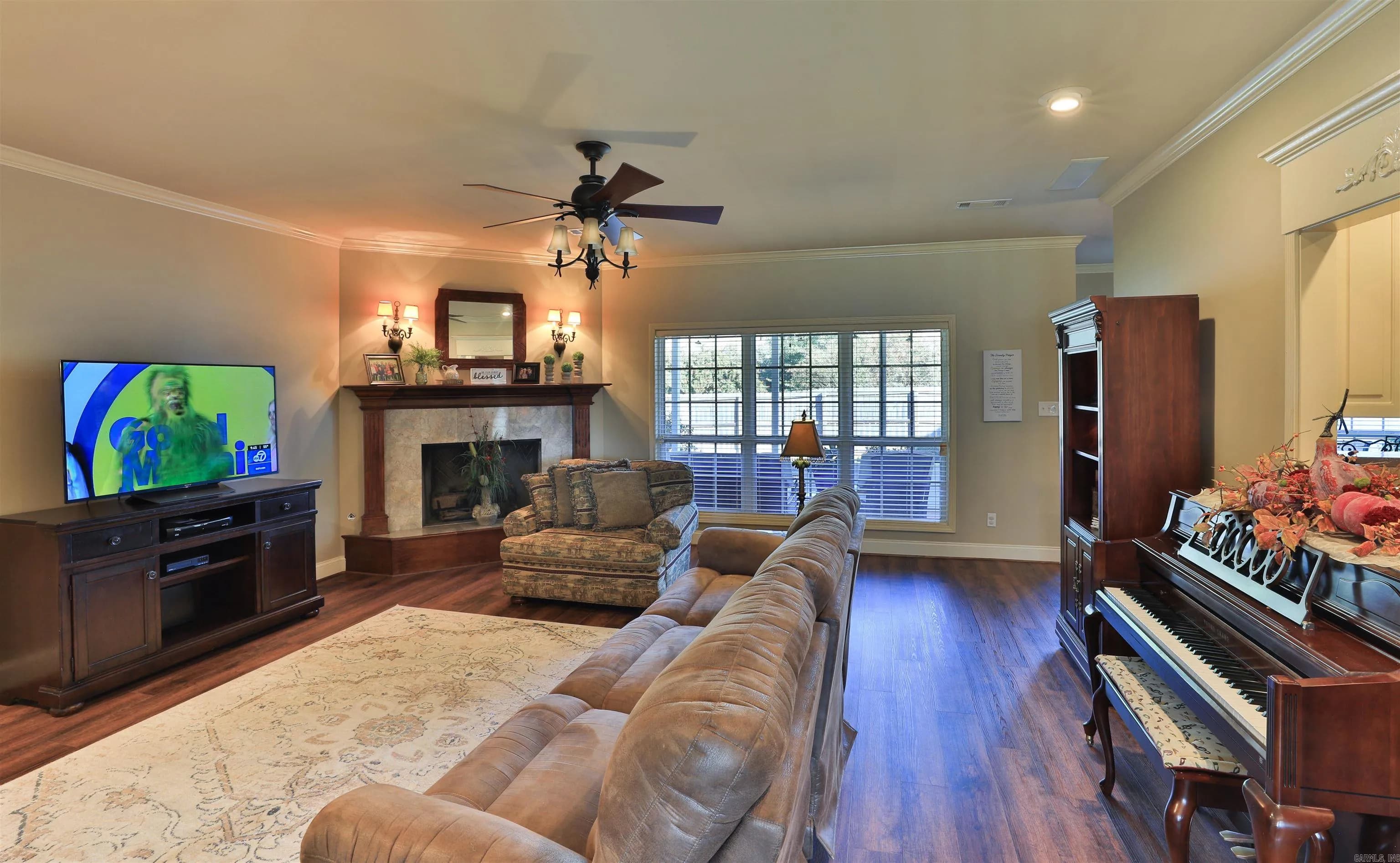 Property at 209  Grizzly bear - Image 8