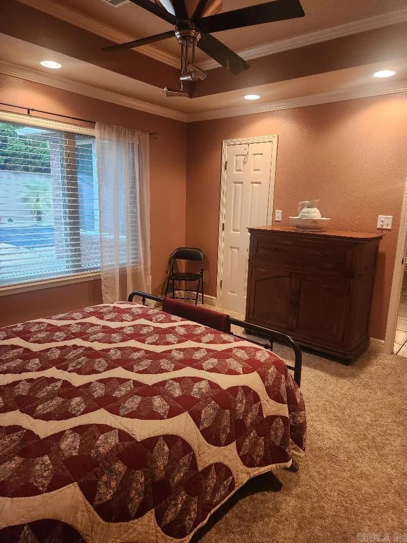 Property at 256  Mapleleaf - Image 14