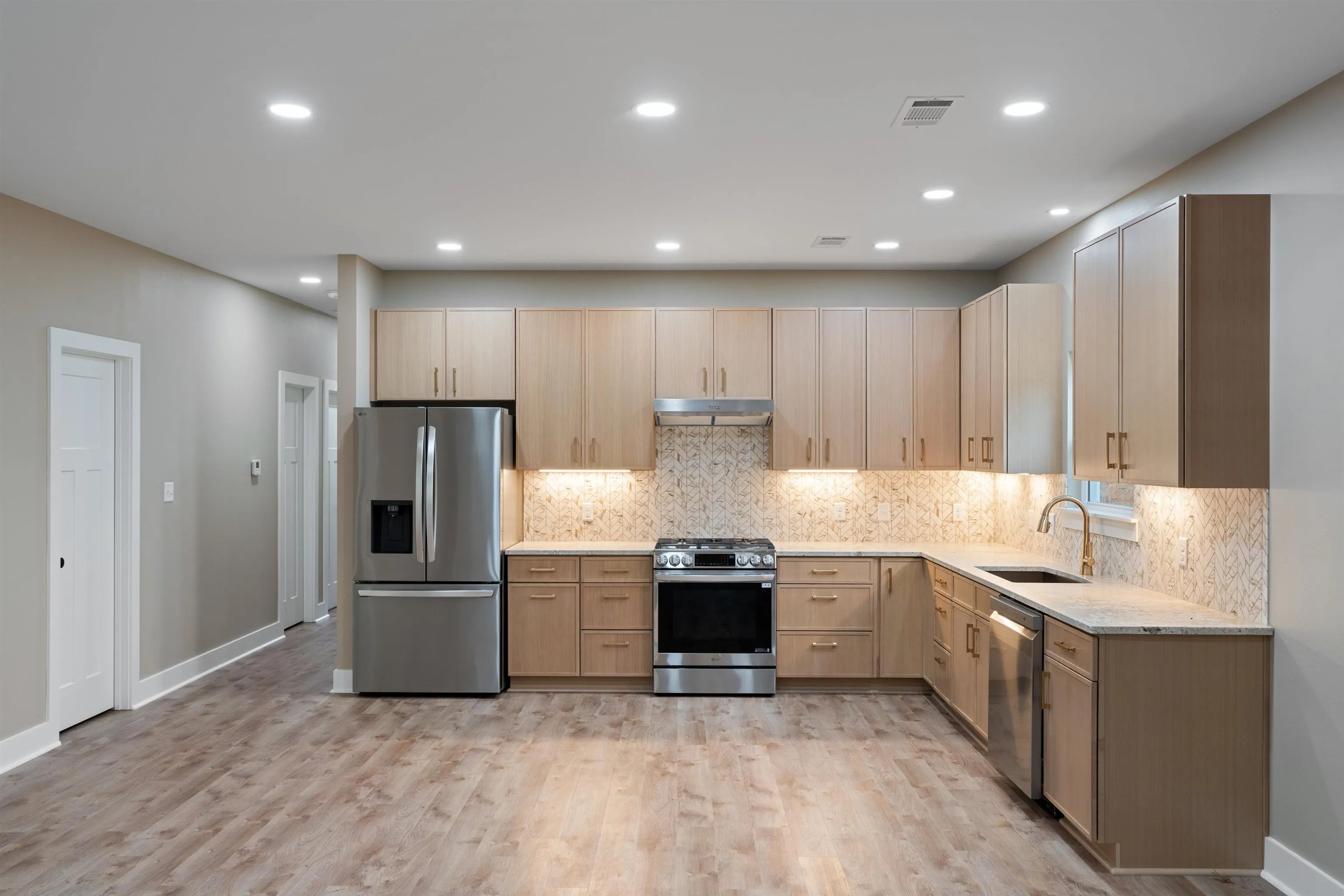 Property at 210  W. 8th street - Image 10