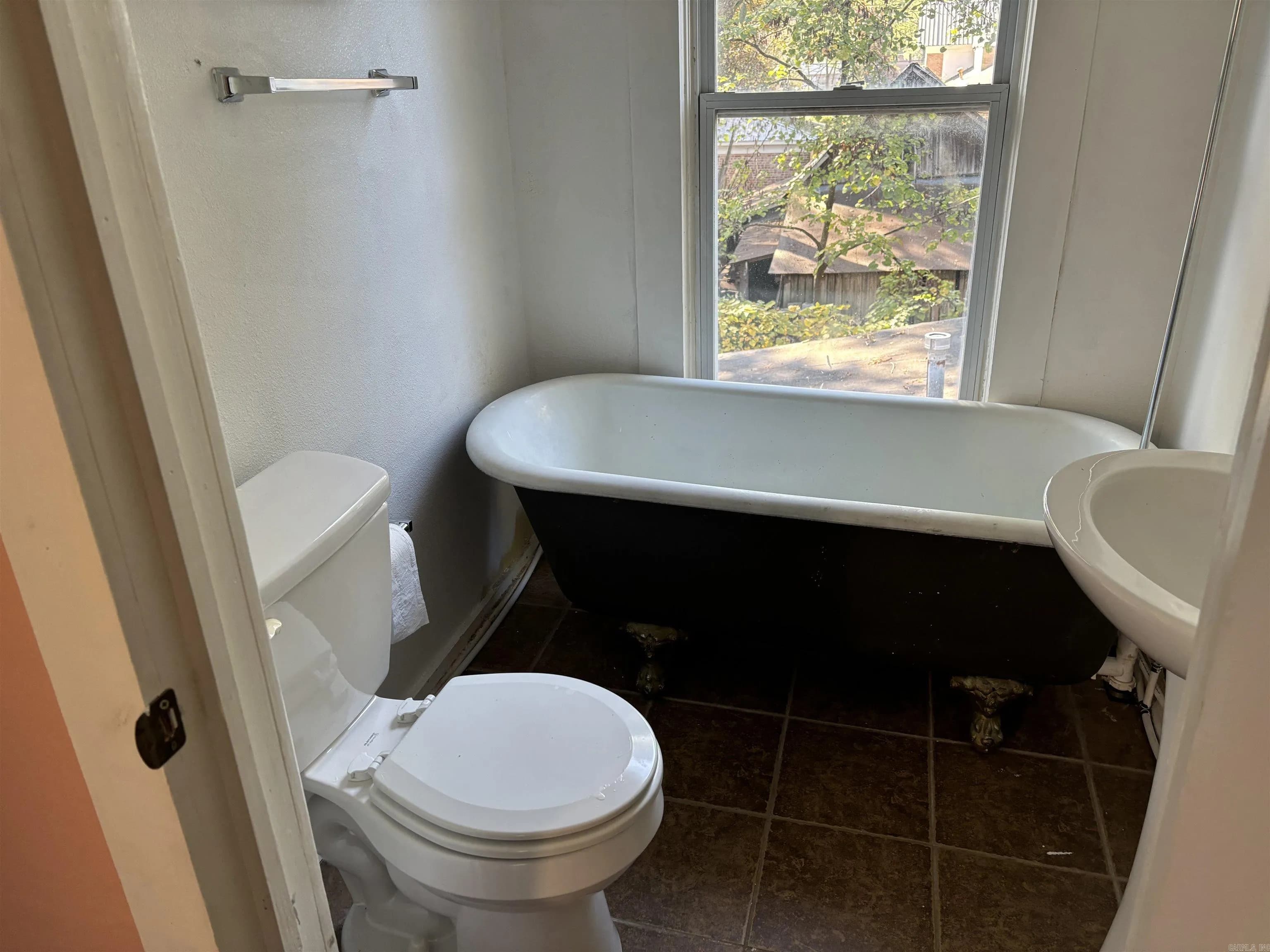 Property at 401  E market - Image 31