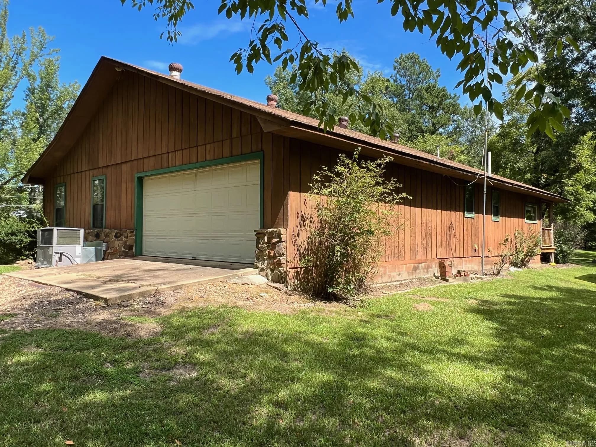 Property at 2535  Smyrna - Image 4
