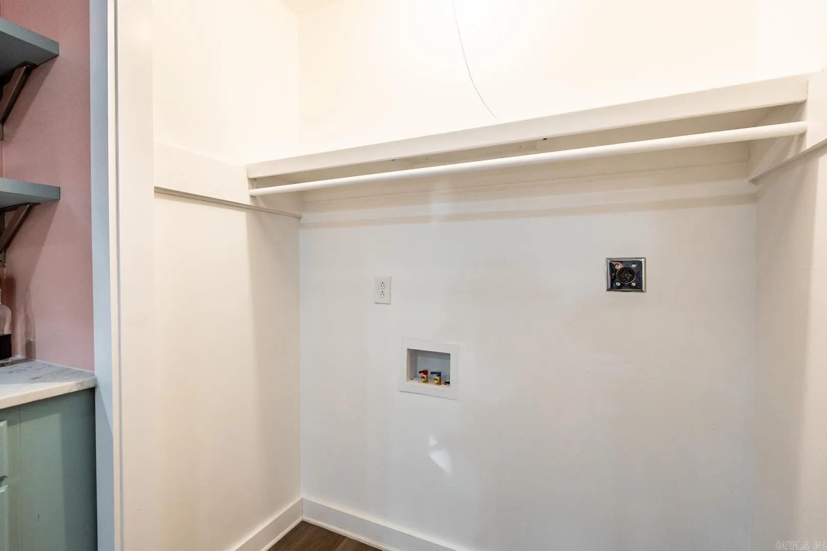 Property at 6  Regency - Image 19