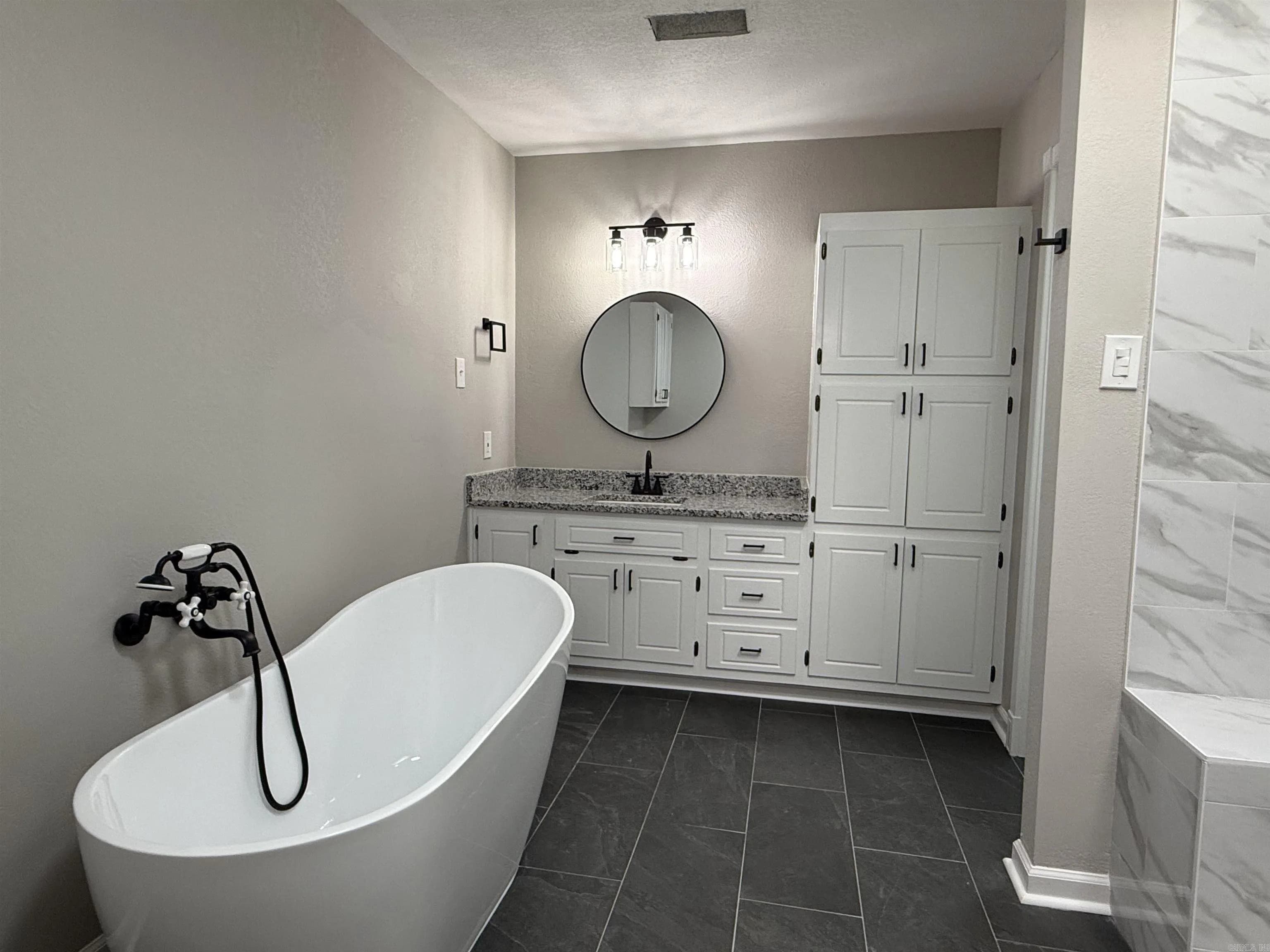 Property at 616  Live oak - Image 22