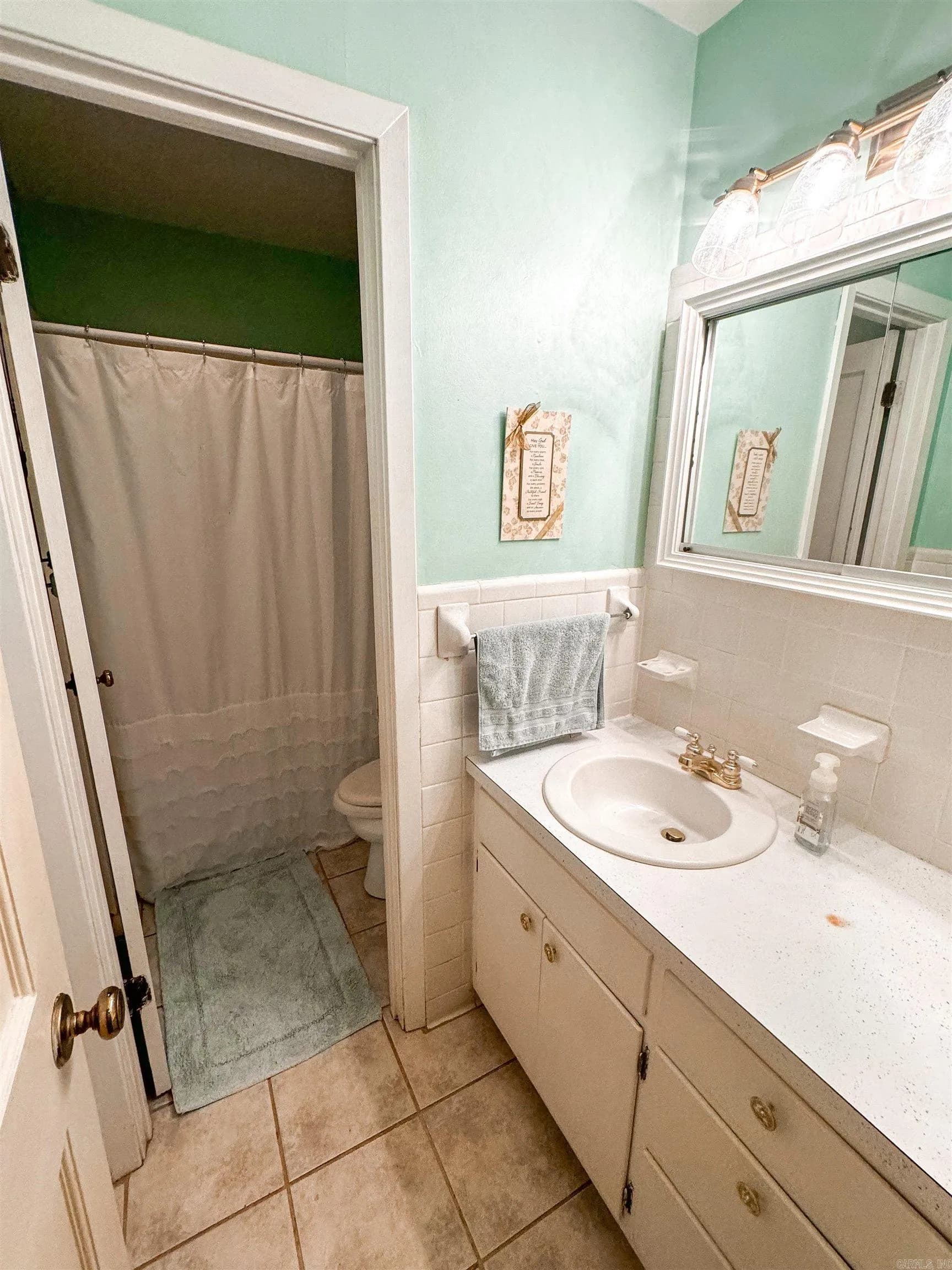 Property at 907 N Cedar - Image 36