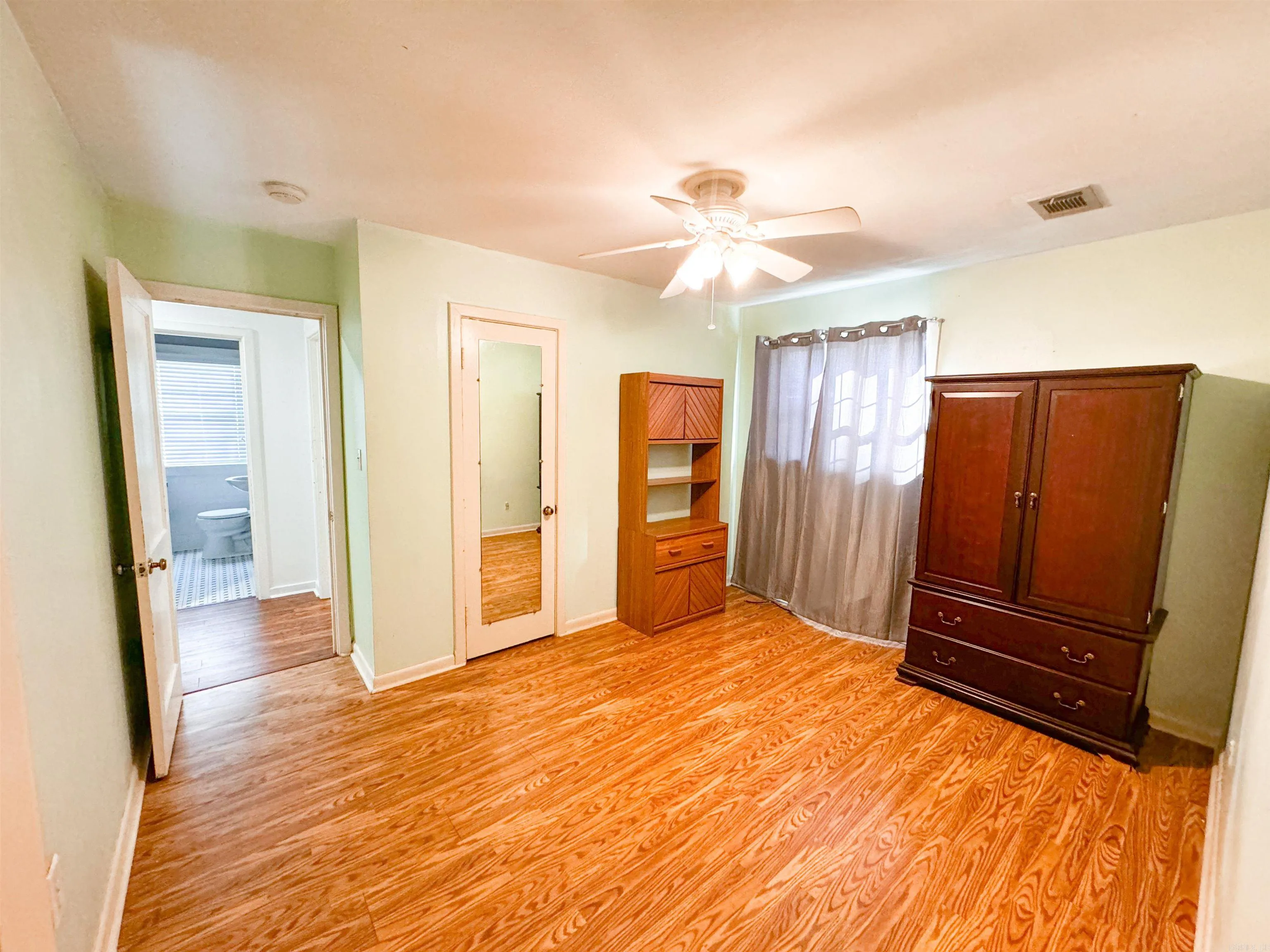Property at 907 N Cedar - Image 30