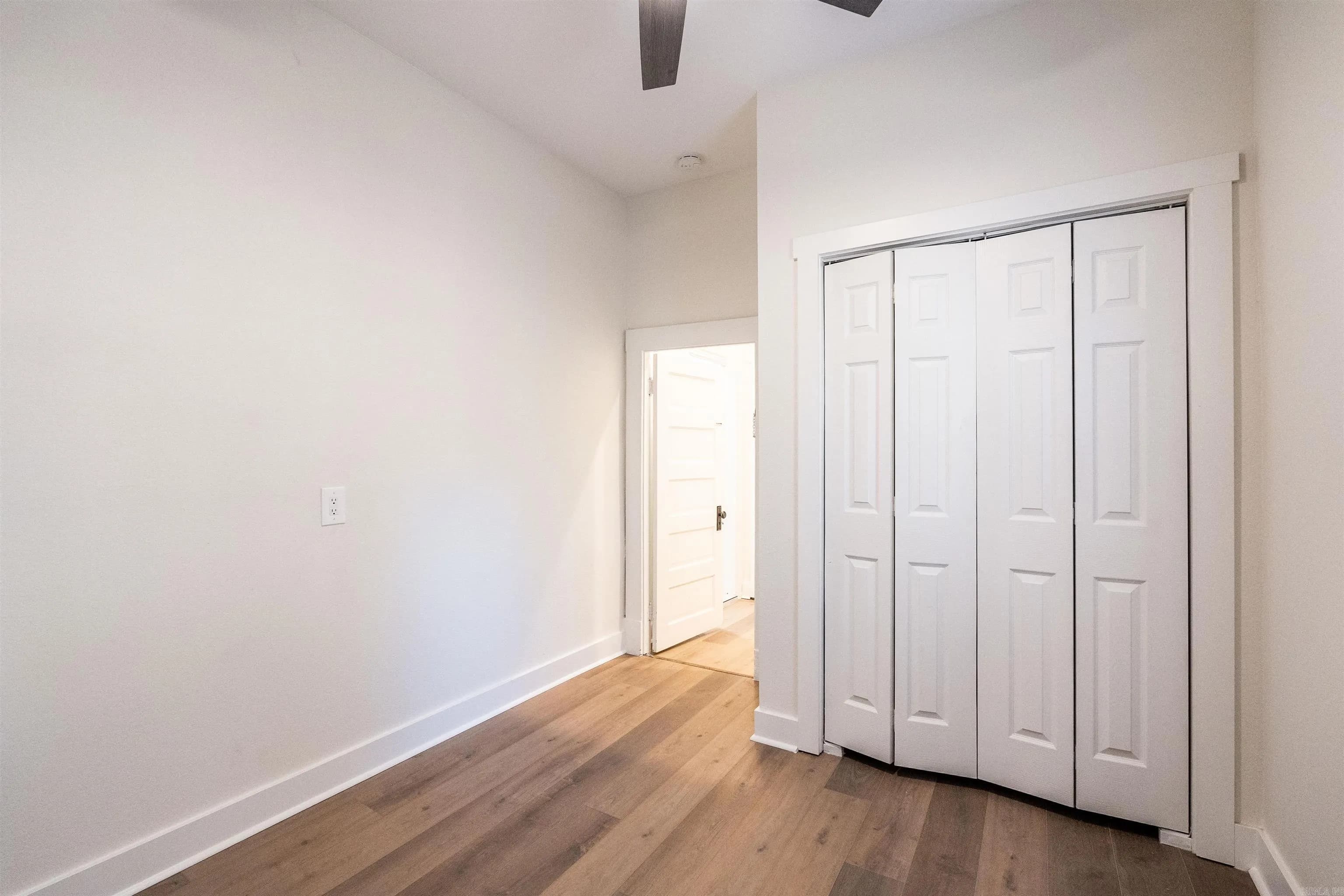 Property at 1520 S Elm - Image 24