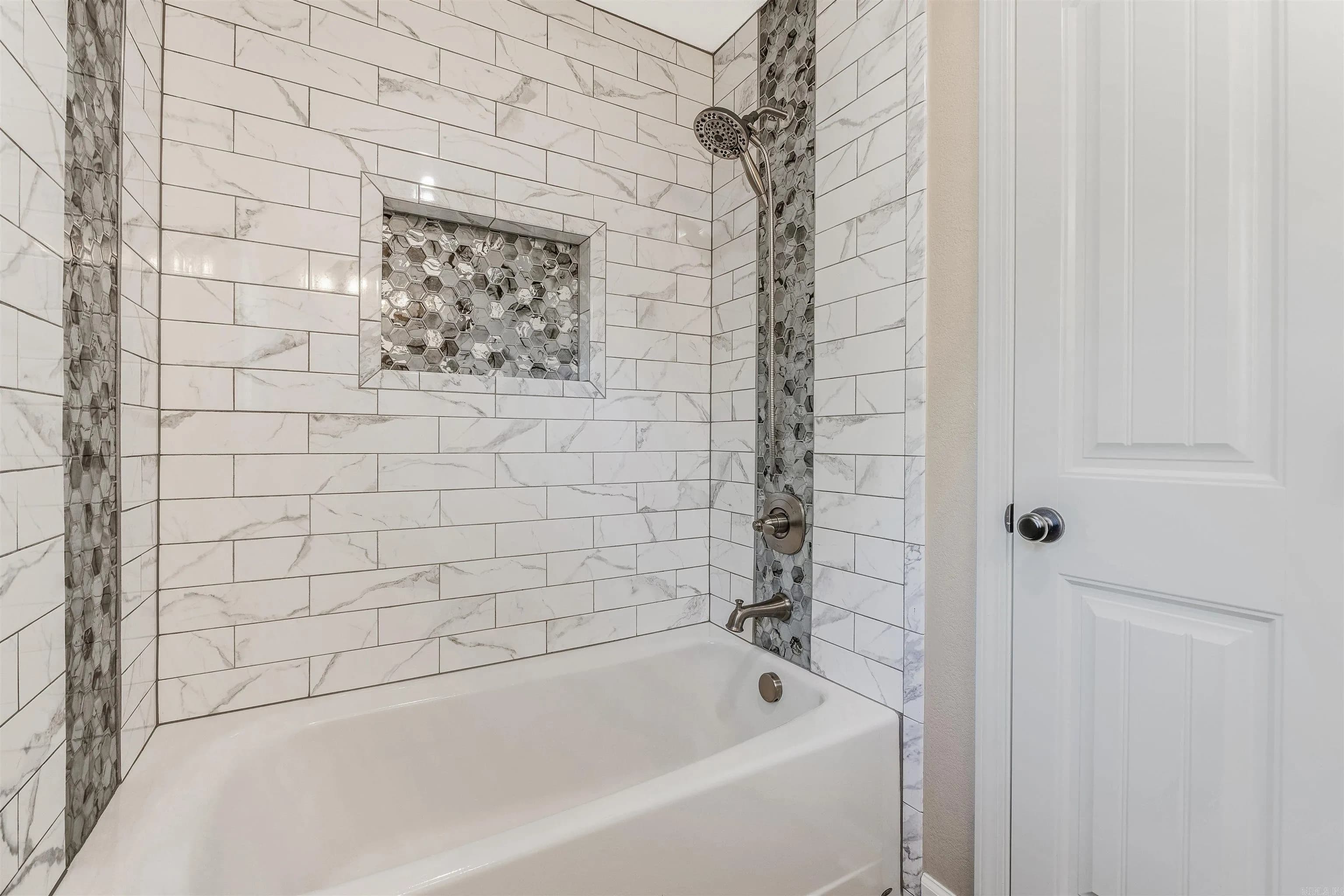 Property at 304  Parkdale - Image 35