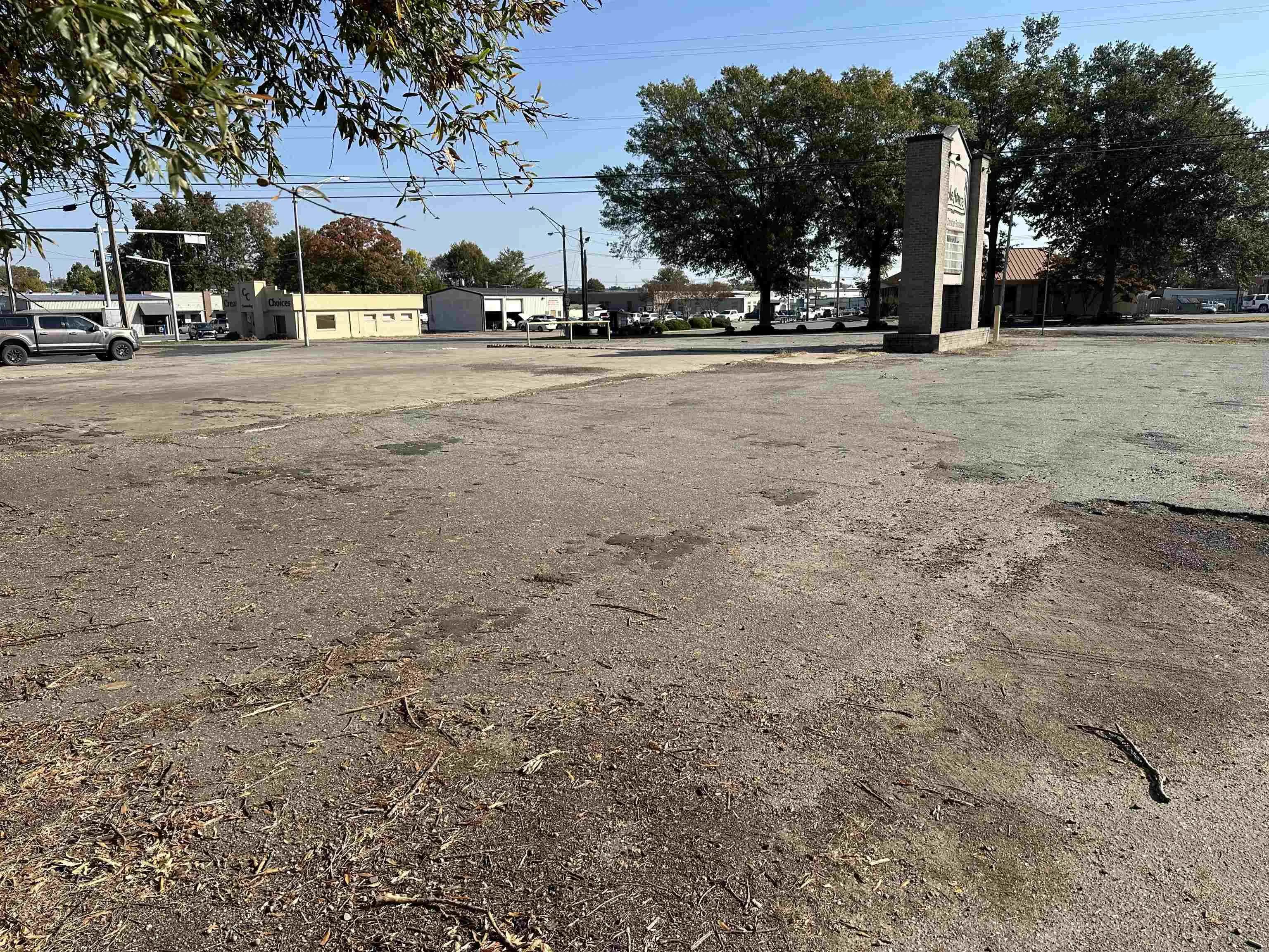 Property at 907 S Main - Image 16