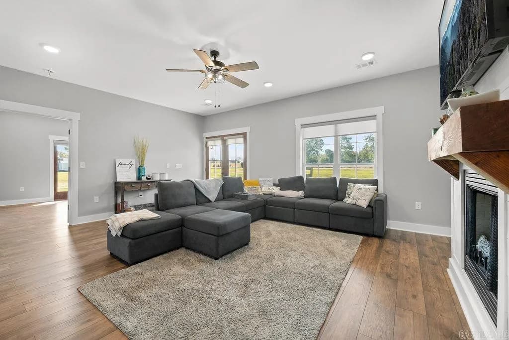 Property at 200  Panther creek - Image 8