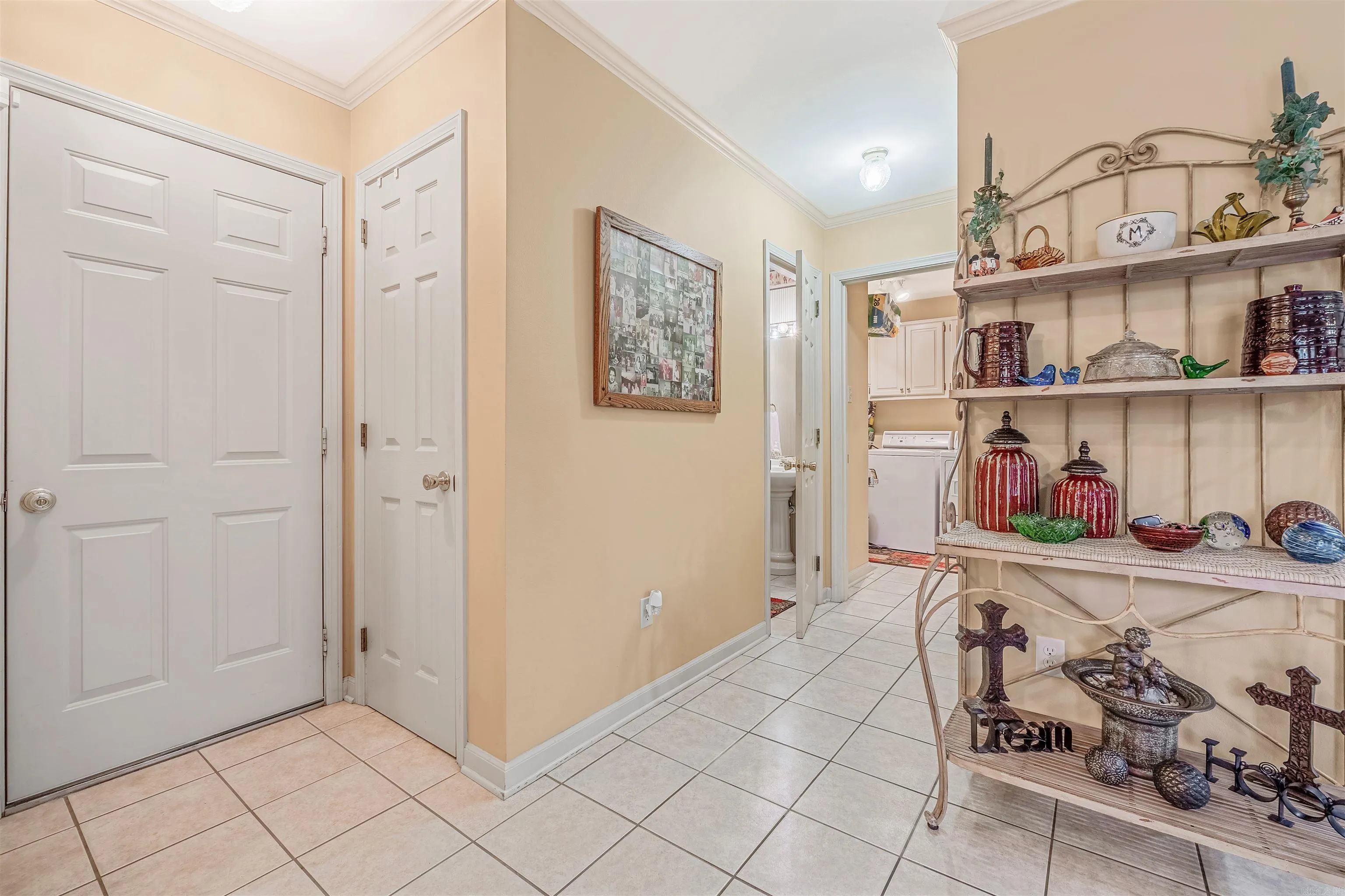 Property at 1512 N Hughes - Image 23