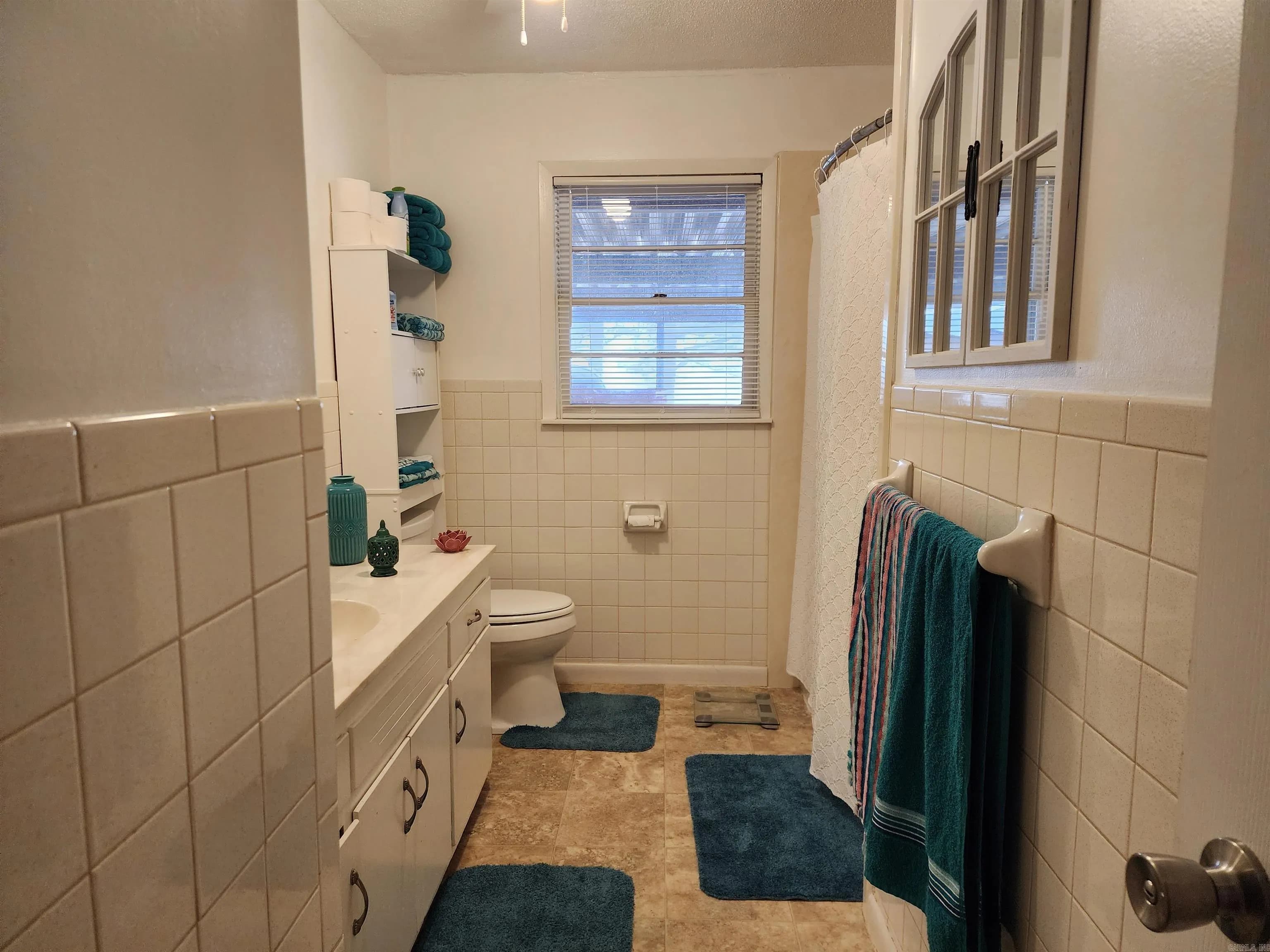 Property at 1360 W North - Image 13