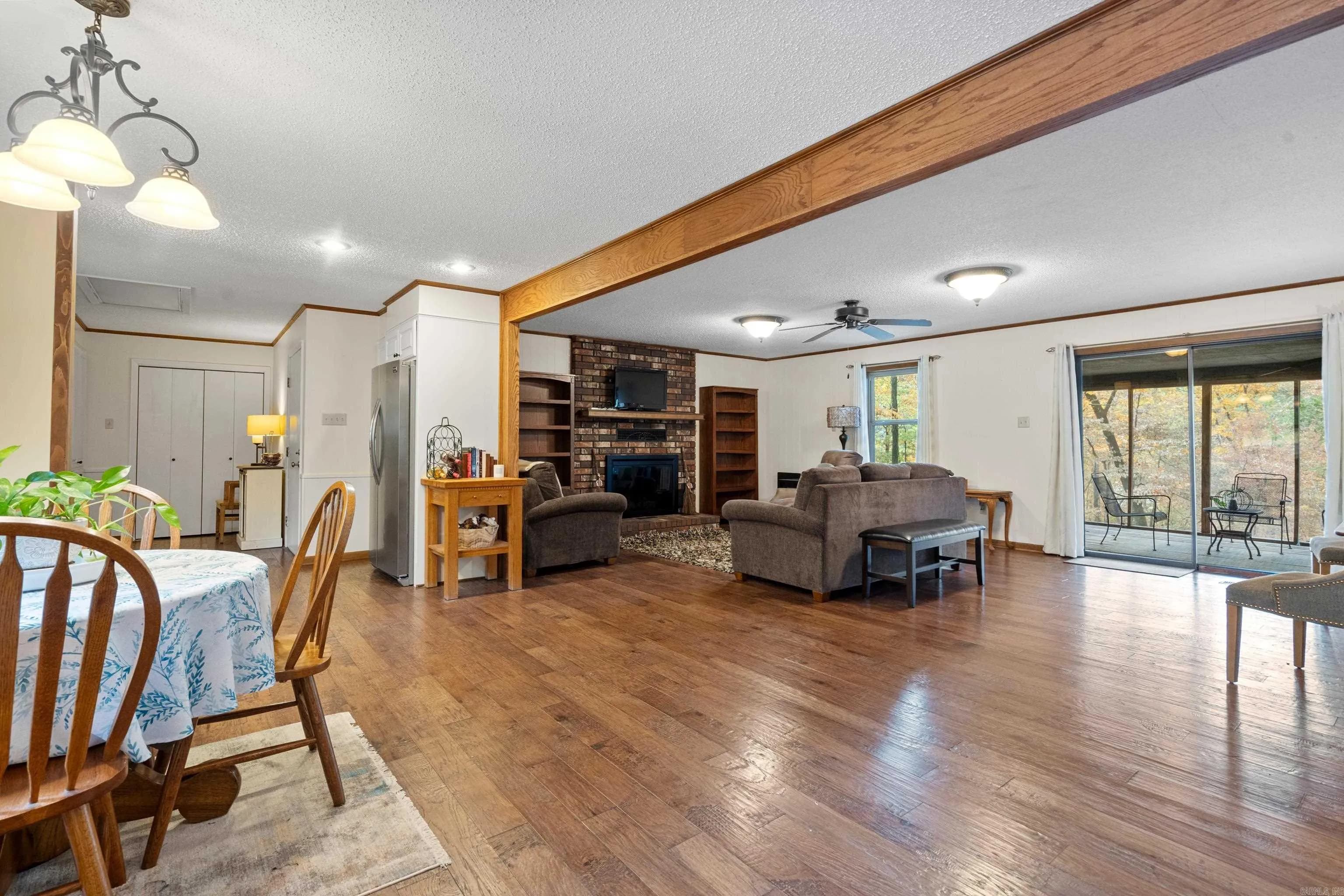 Property at 150  Leewood - Image 11