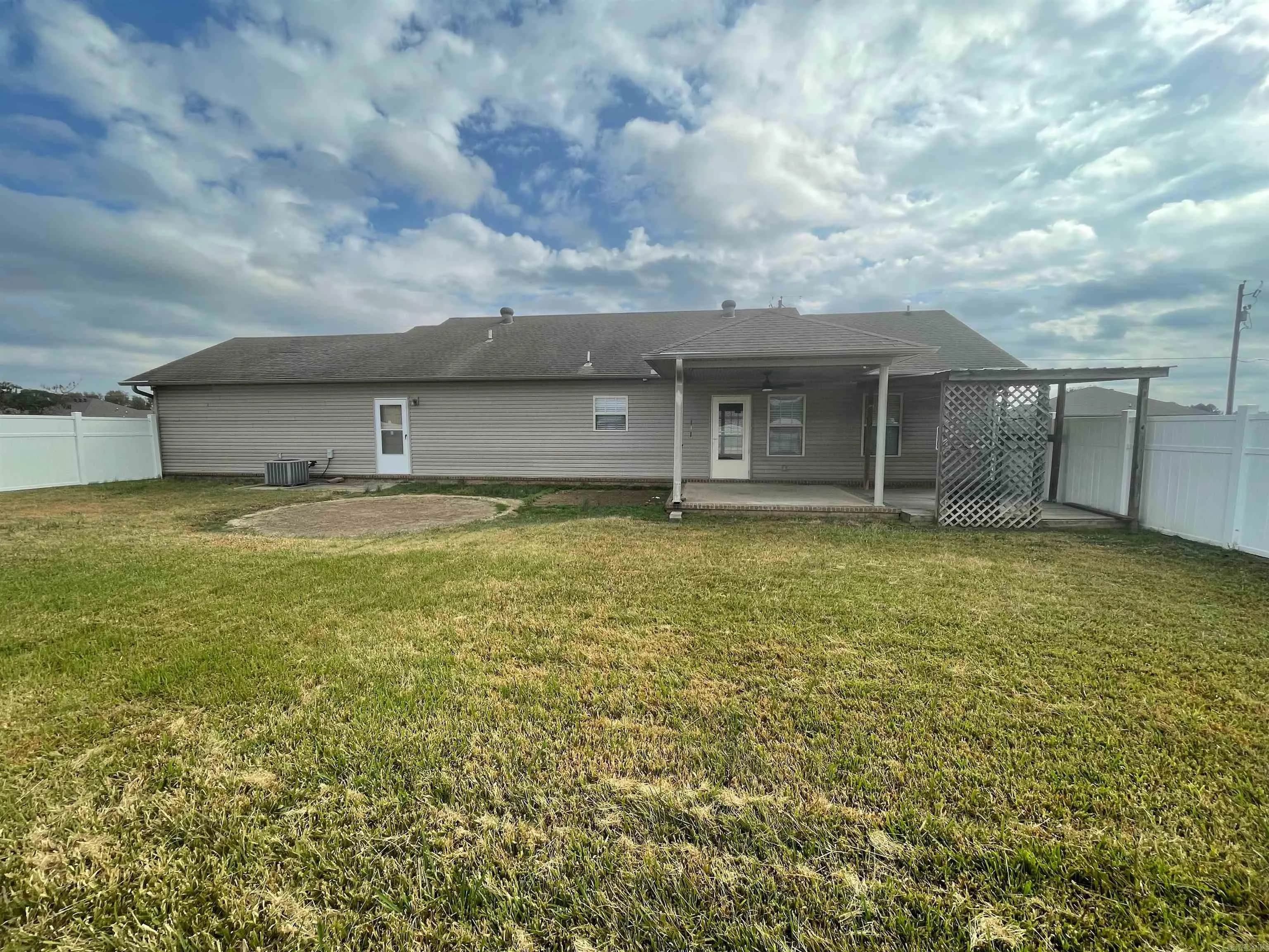 Property at 1208 S Fir - Image 31