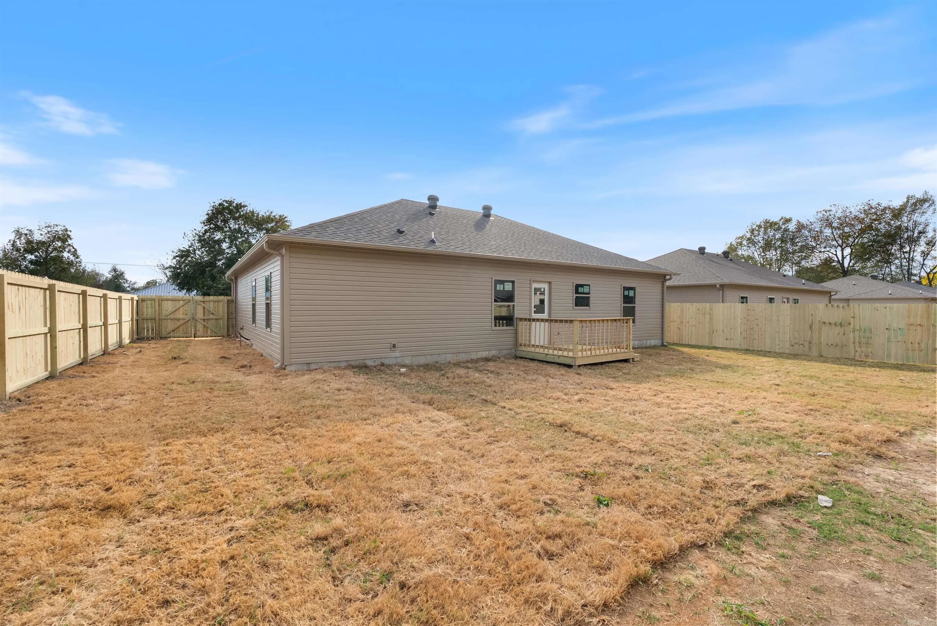 Property at 515 E Mississippi - Image 25