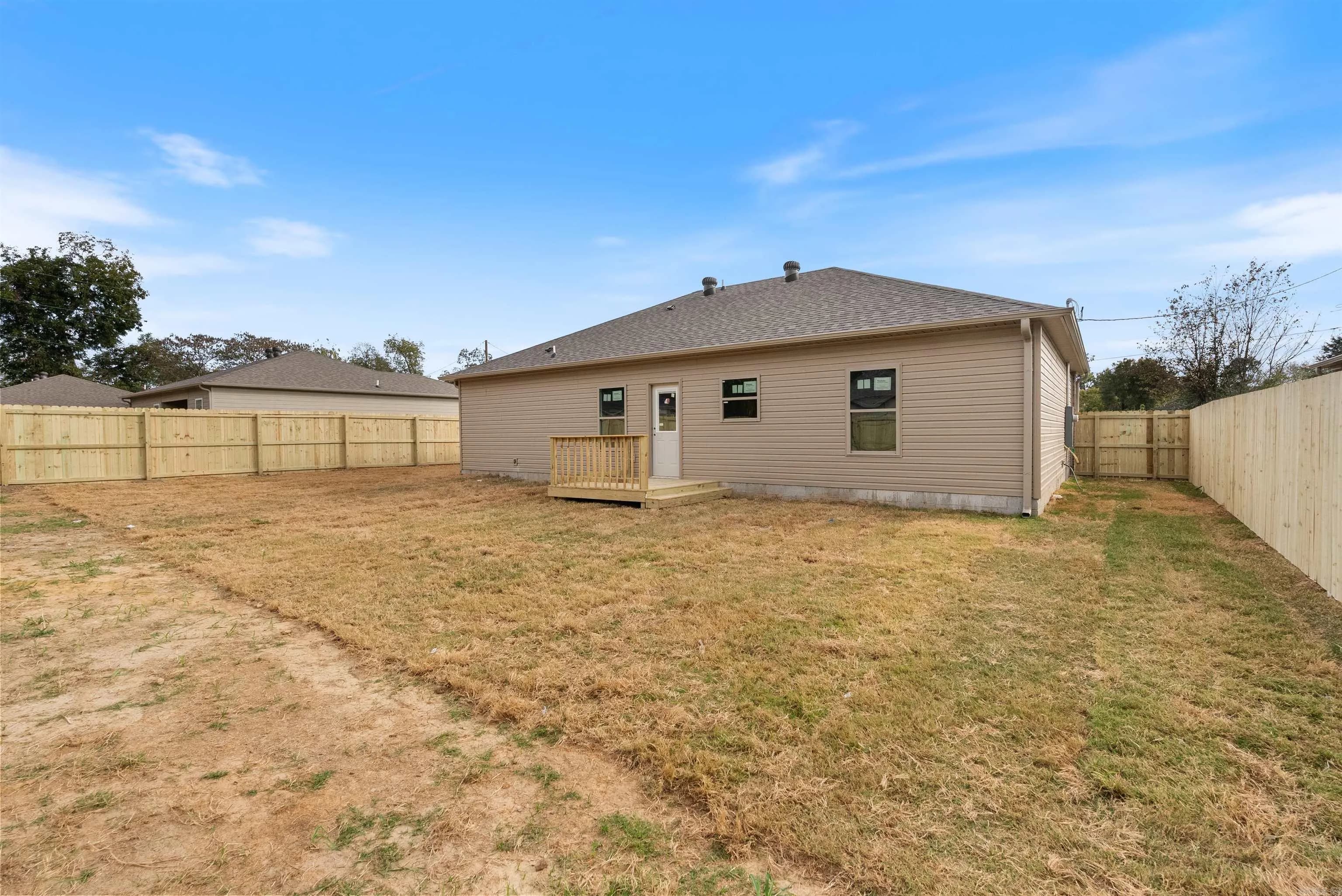 Property at 515 E Mississippi - Image 24