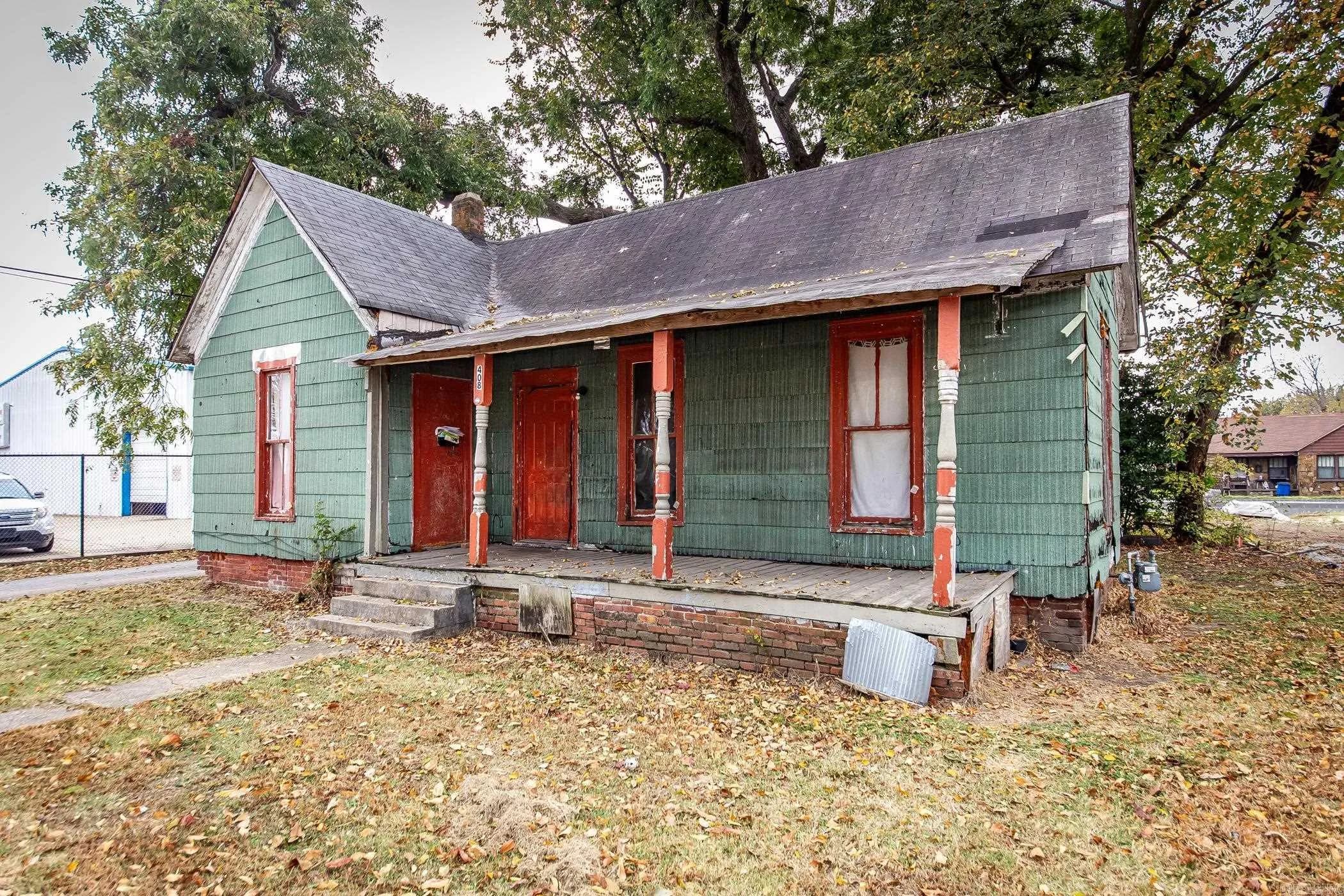 Property at 408 E 8th - Image 2