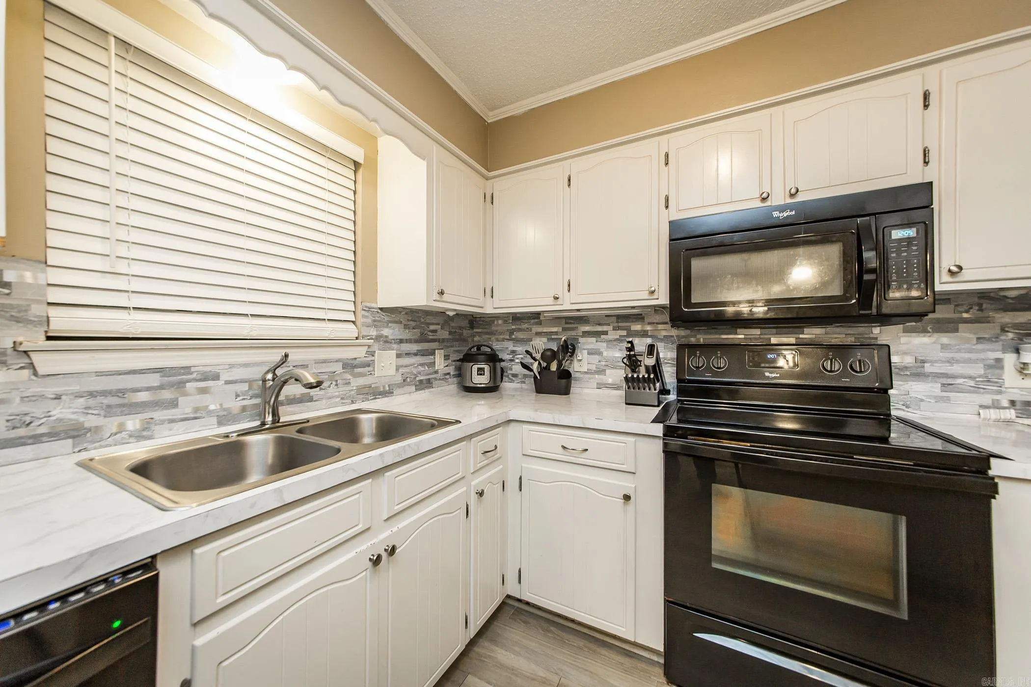 Property at 320  Lynnewood dr - Image 8