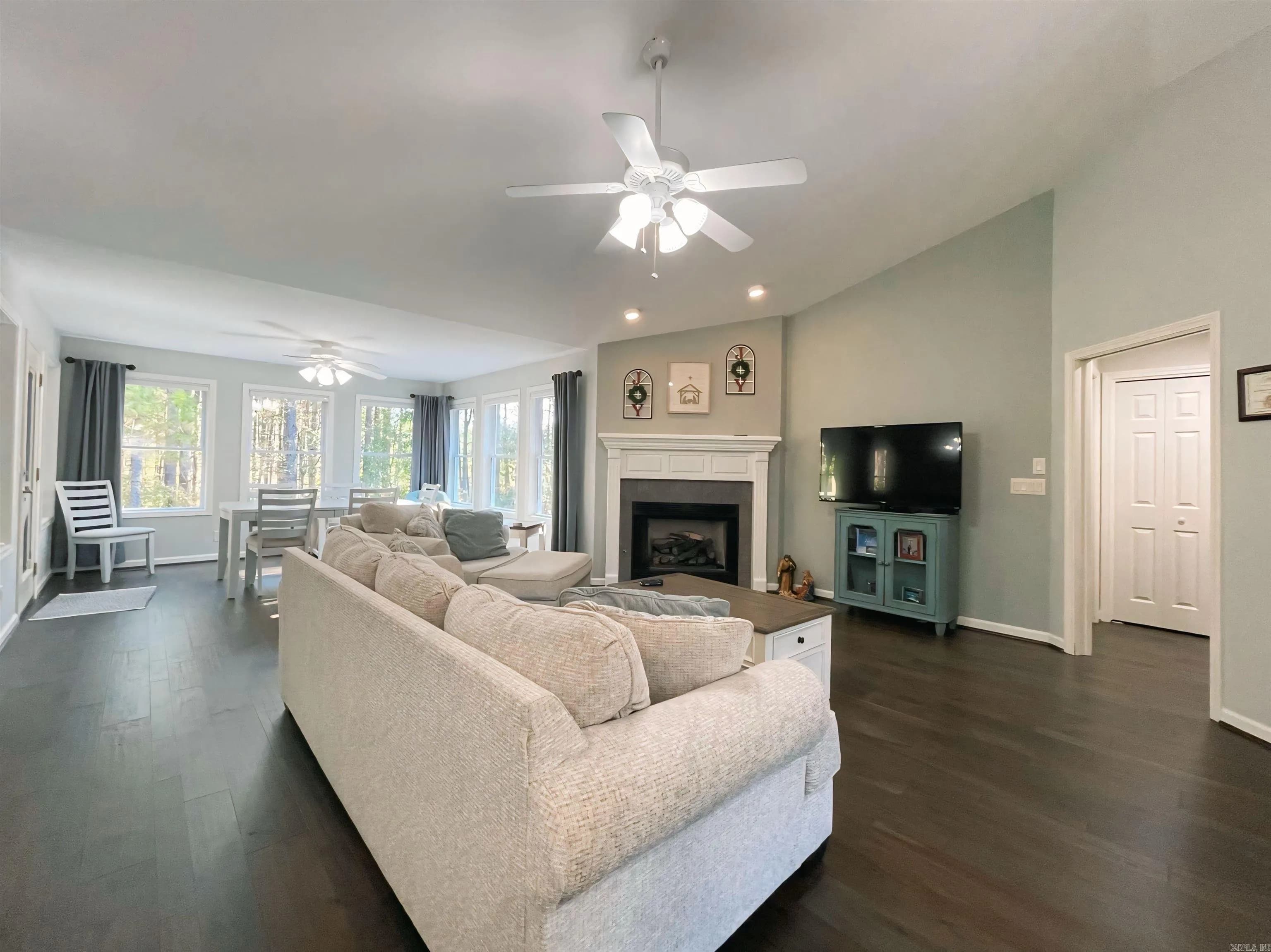 Property at 27  Pizarro - Image 6