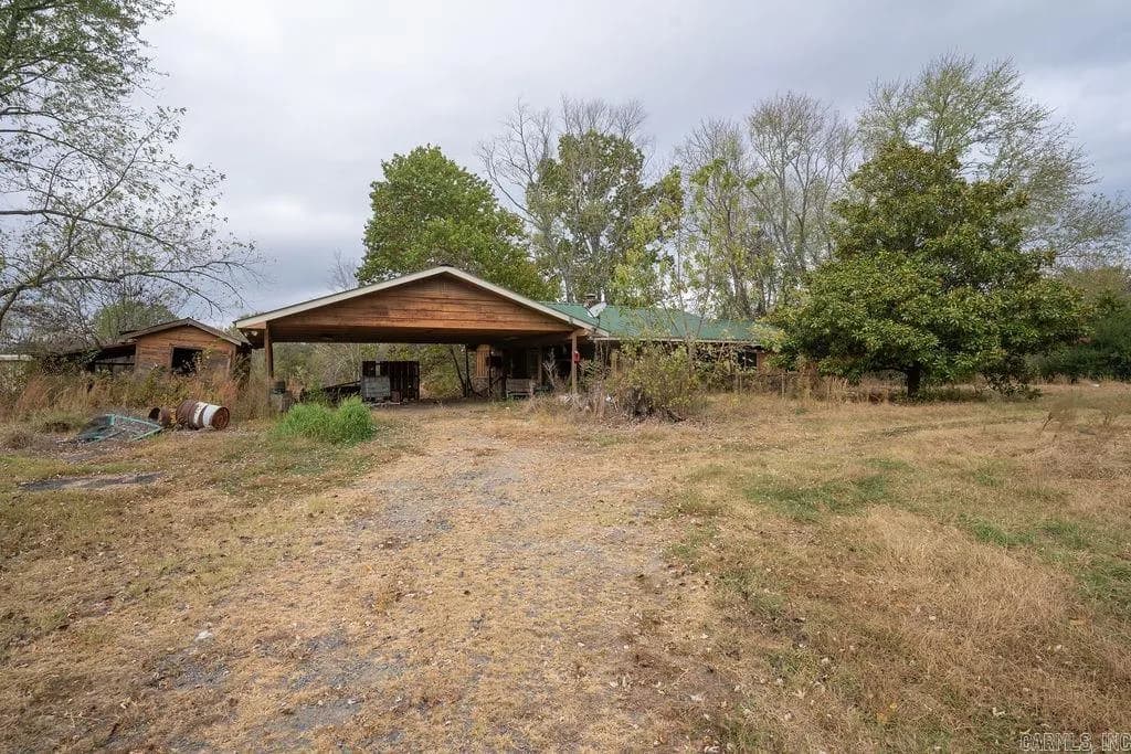 Property at 128  Elliott - Image 18