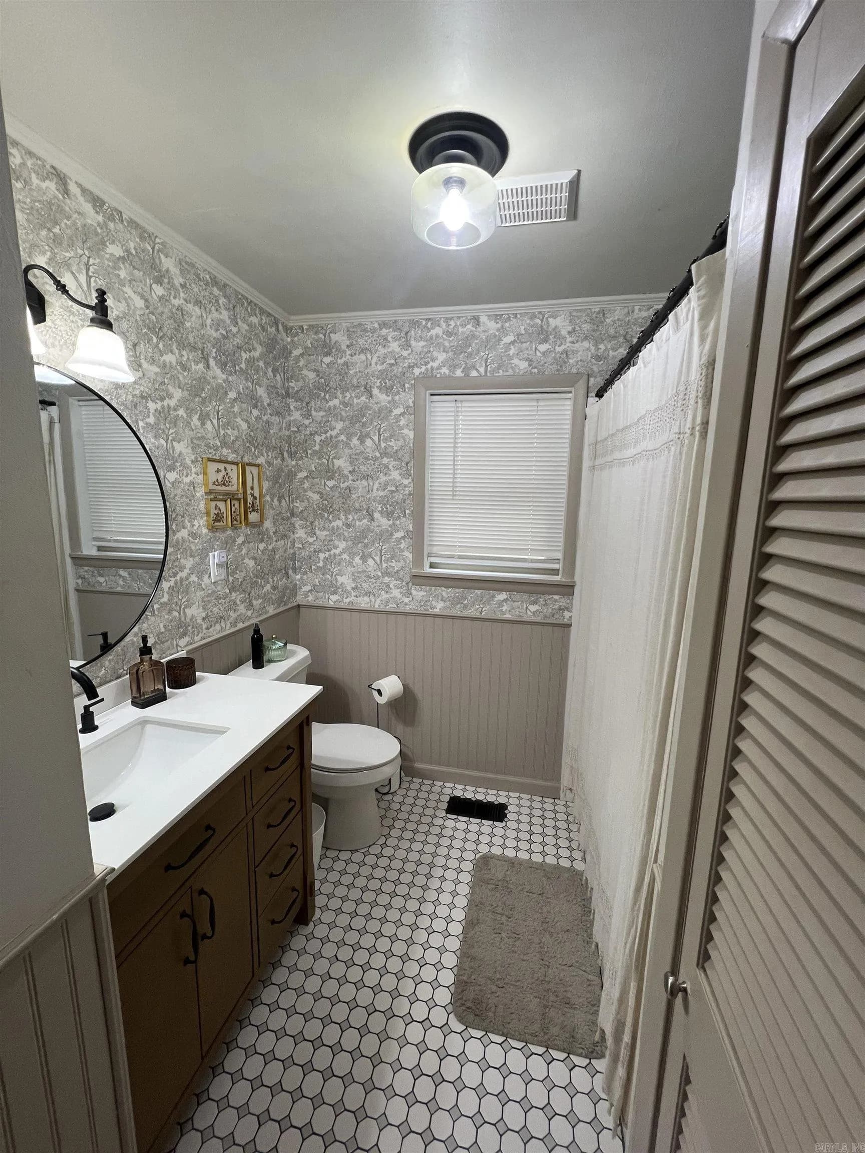 Property at 1211  Donald - Image 7