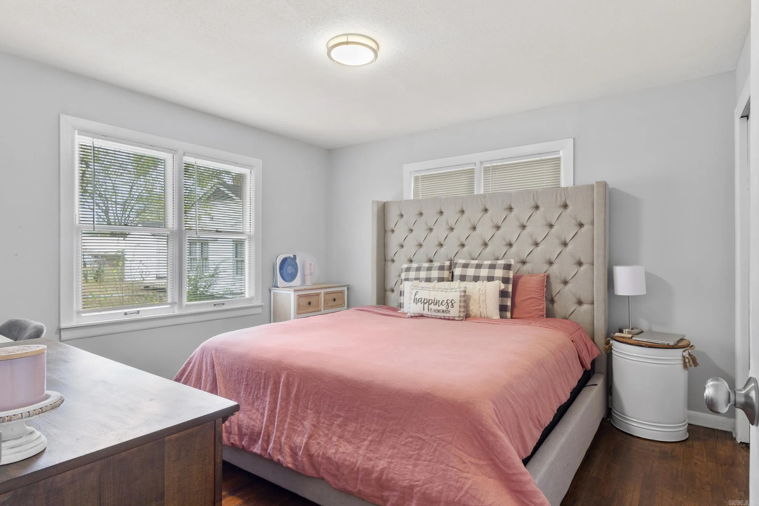 Property at 714 W Sevier - Image 15