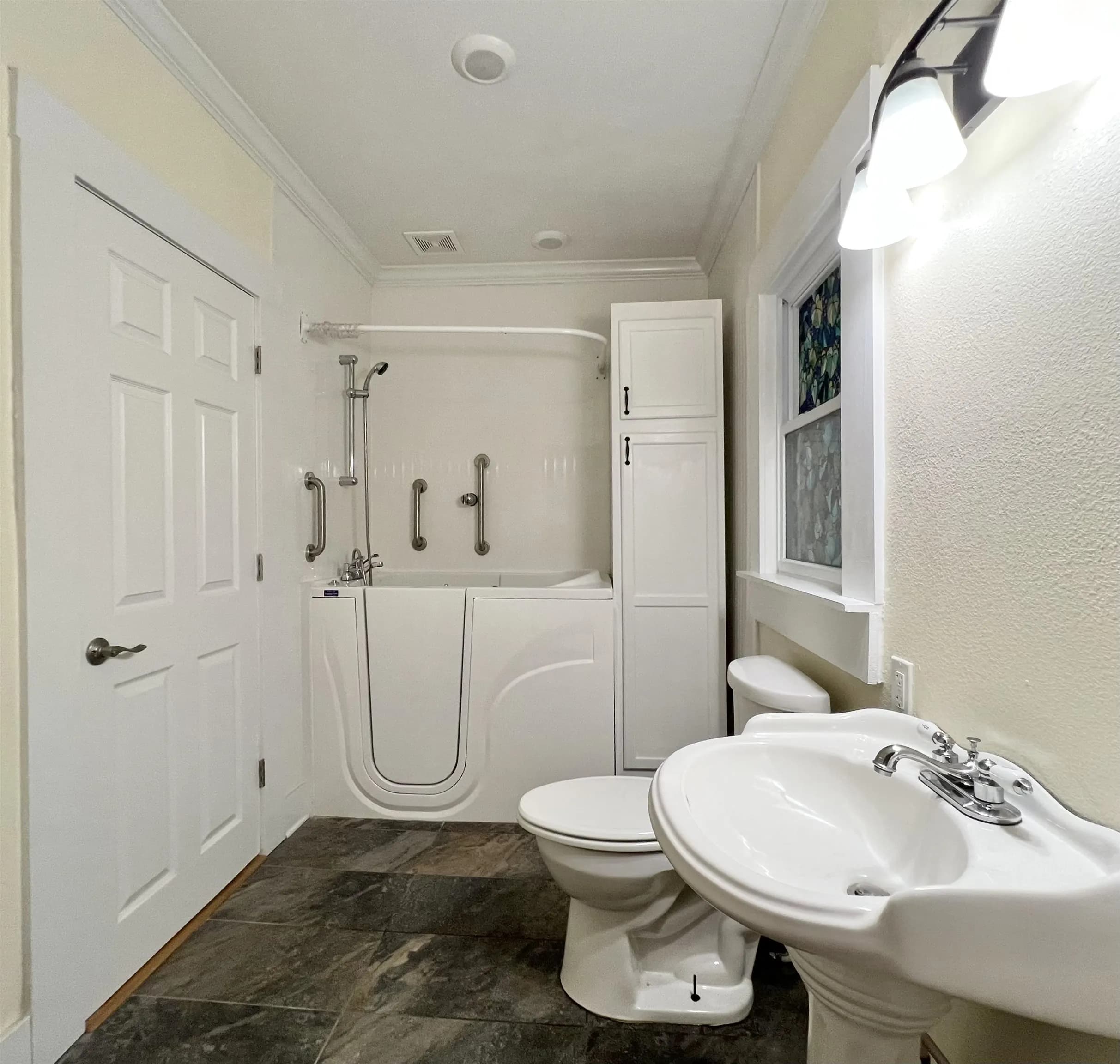 Property at 500 W Court - Image 31