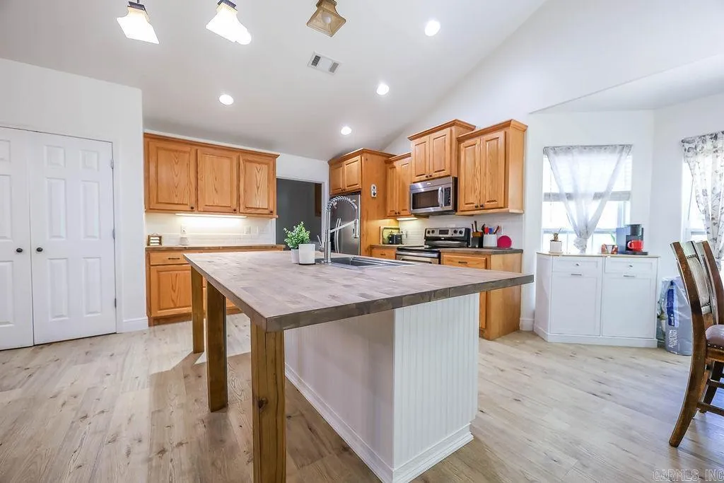 Property at 169  Whispering oak cir - Image 5