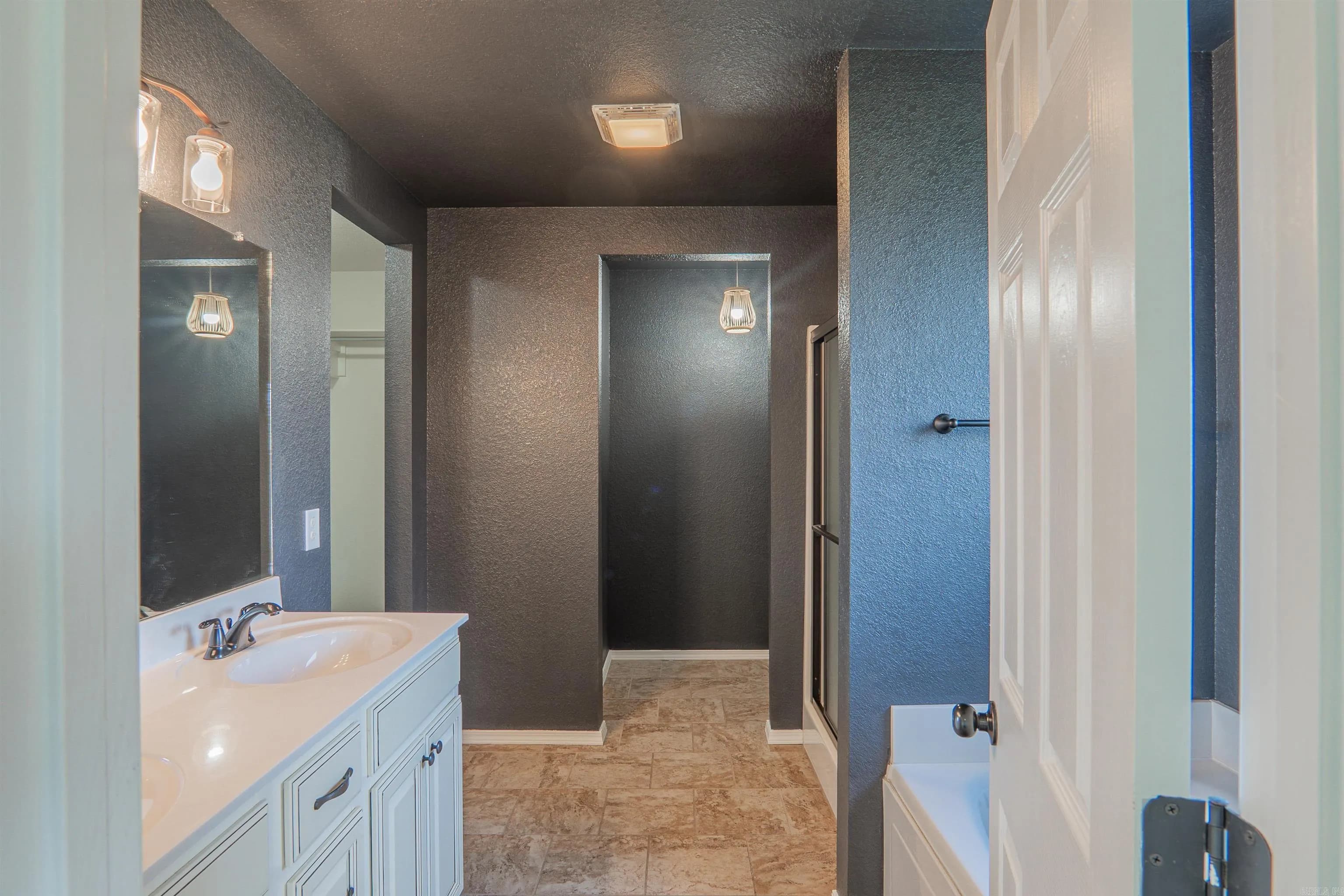 Property at 1705  Whitehaven - Image 18