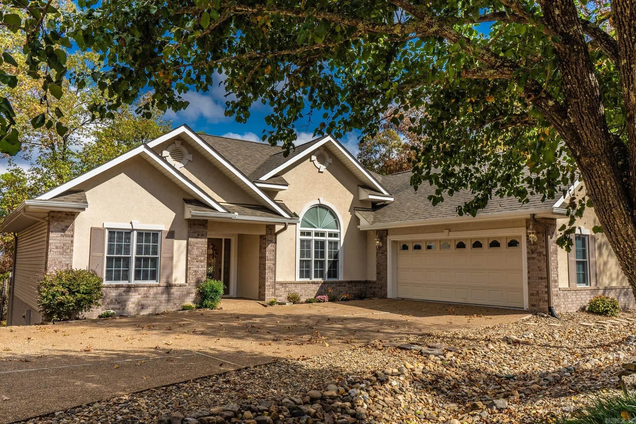 Property at 33  Pertusa drive - Image 16