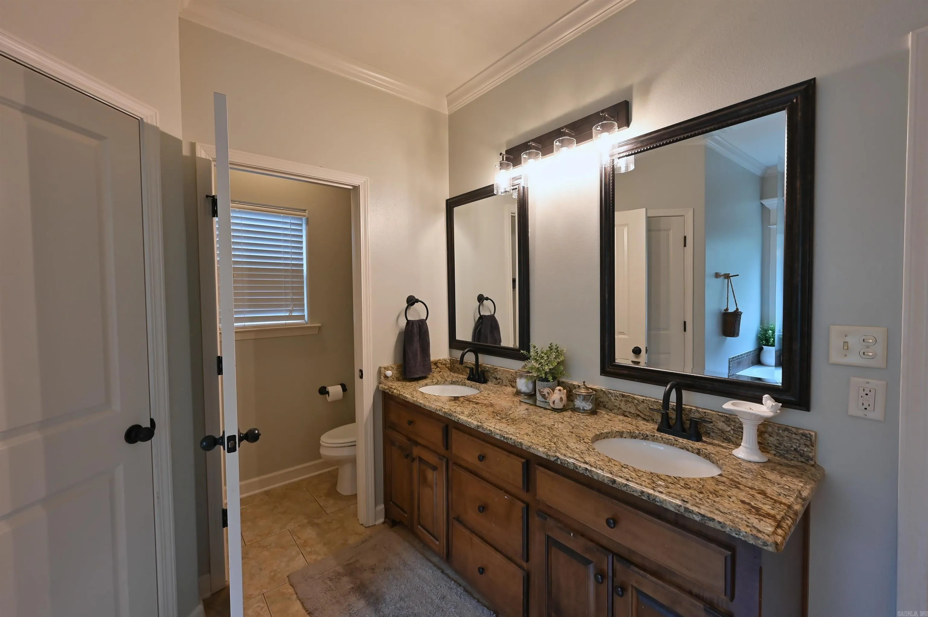 Property at 1158  Oak glenn - Image 22