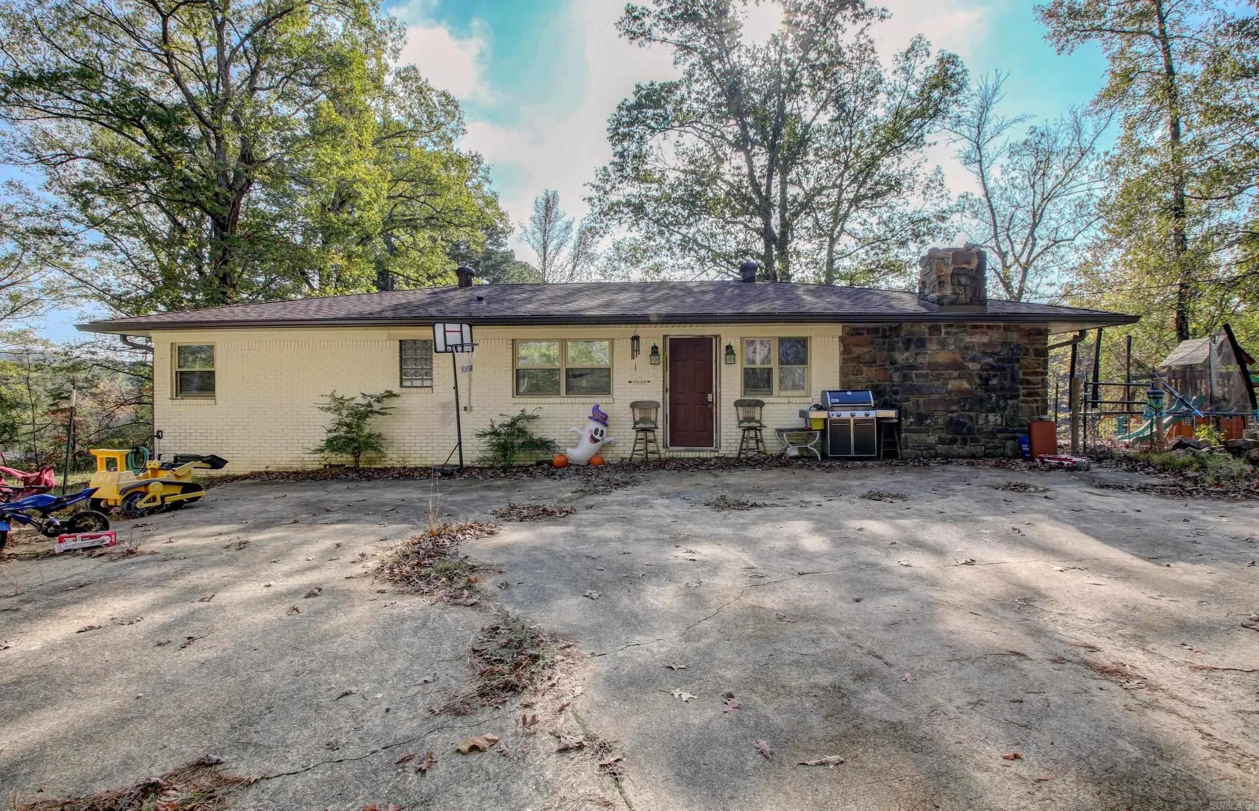 Property at 127  Lake juanita - Image 2