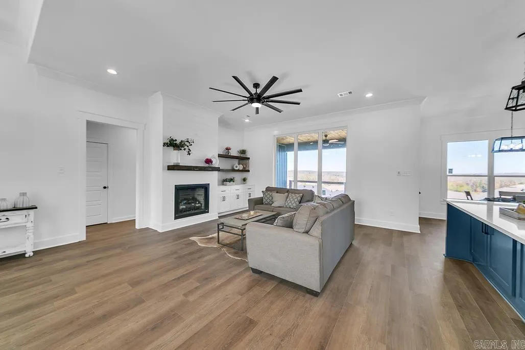 Property at 1587  Vista - Image 9