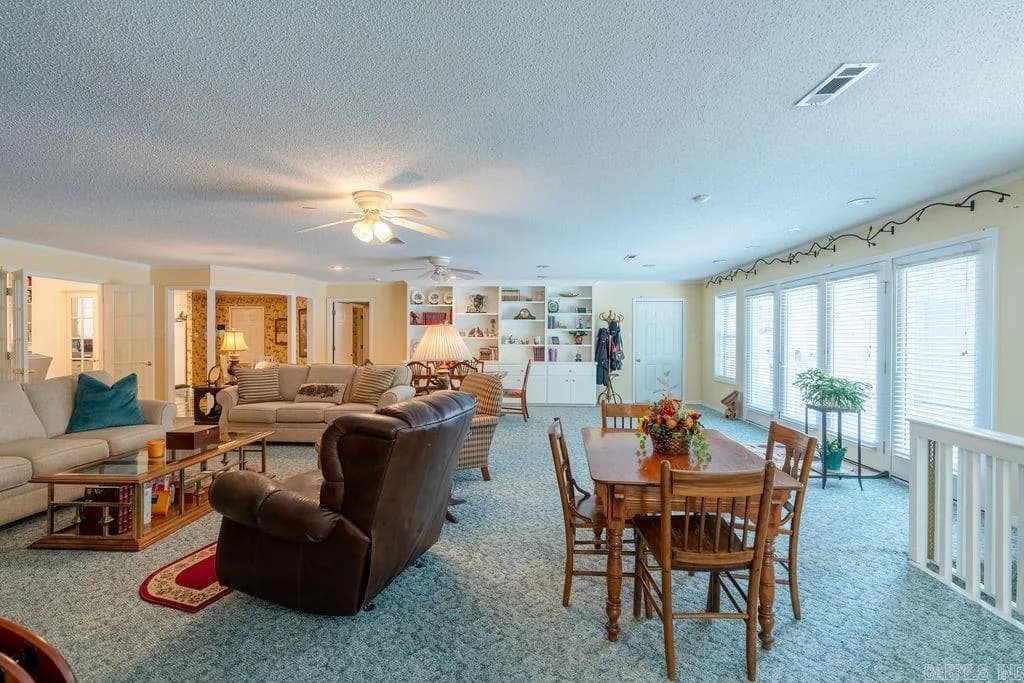 Property at 10  Hillcreek - Image 17