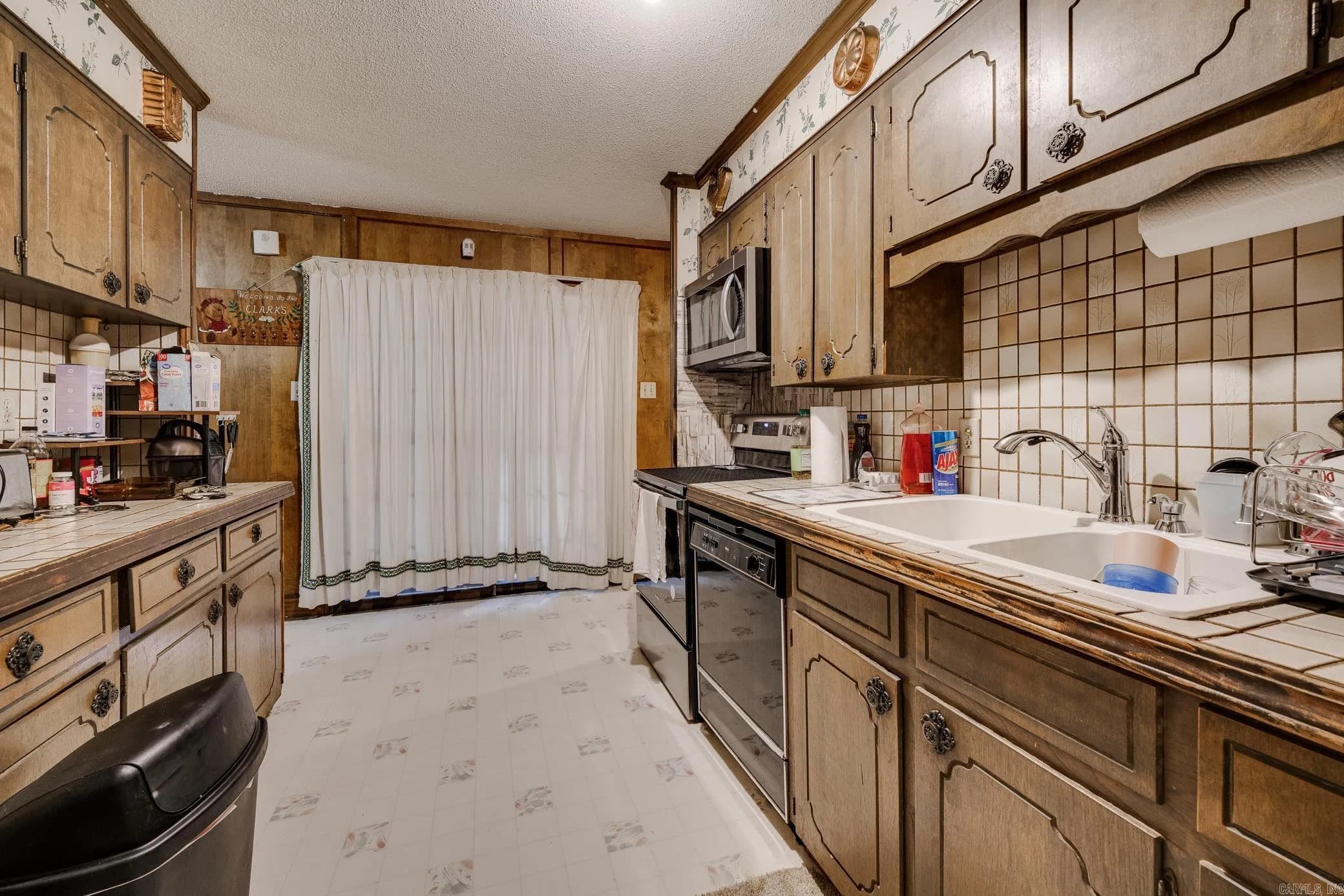 Property at 8910  Landers - Image 17