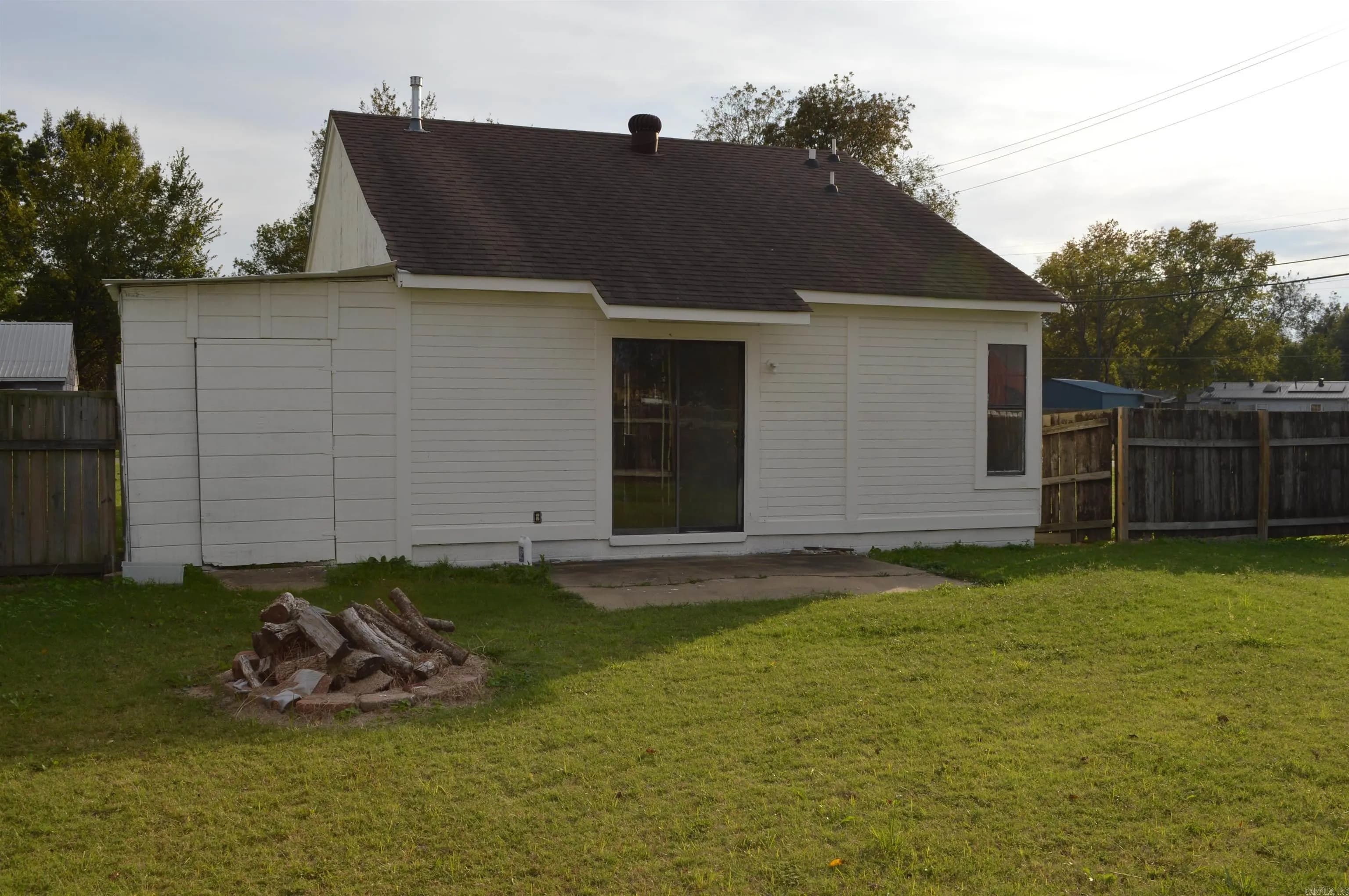 Property at 100  Mallard - Image 10