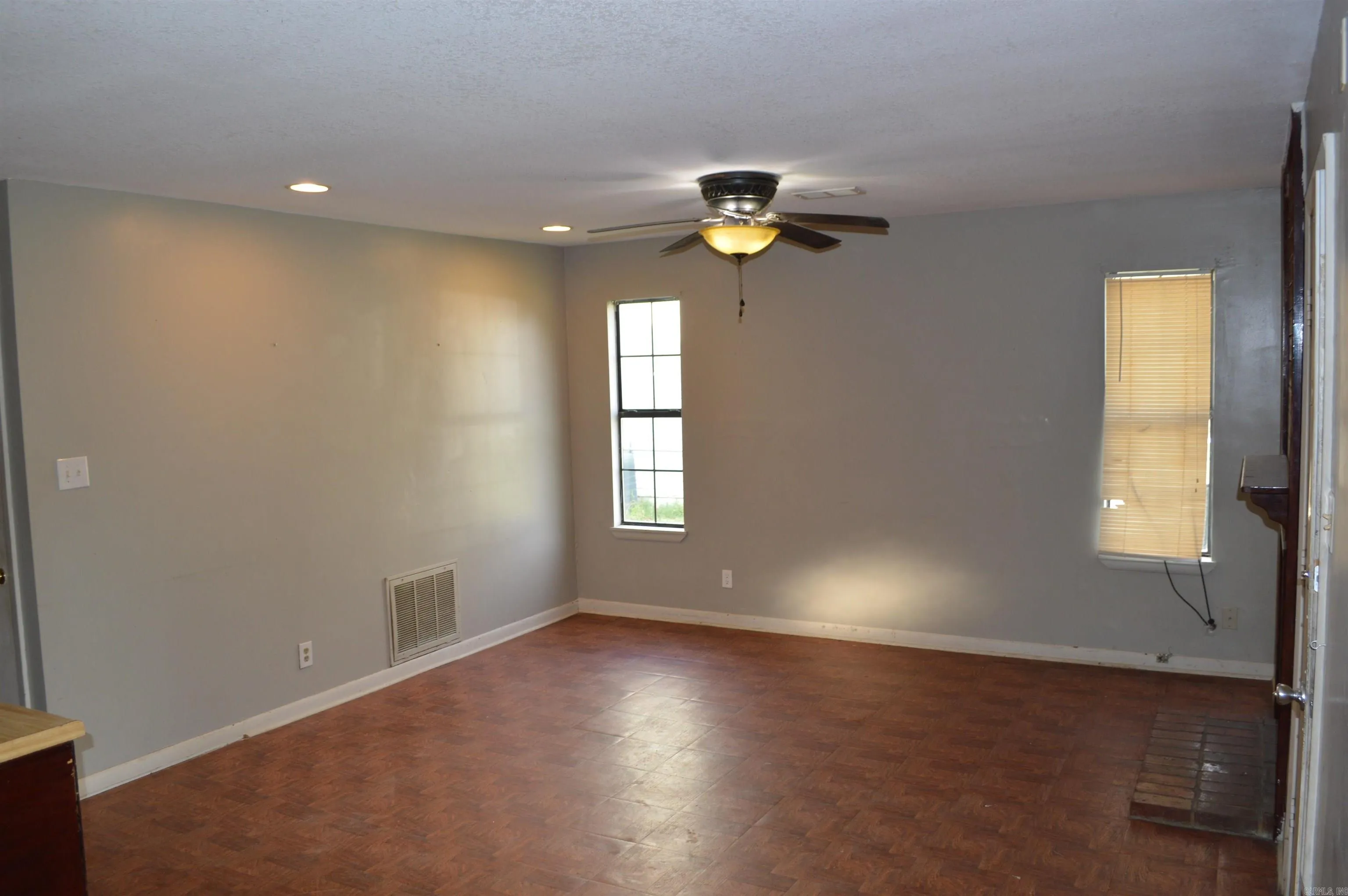 Property at 100  Mallard - Image 3
