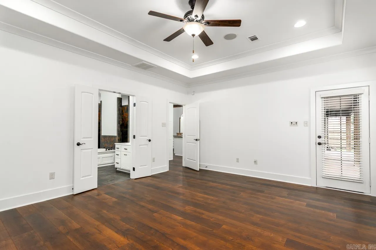 Property at 1115  Applewood - Image 19
