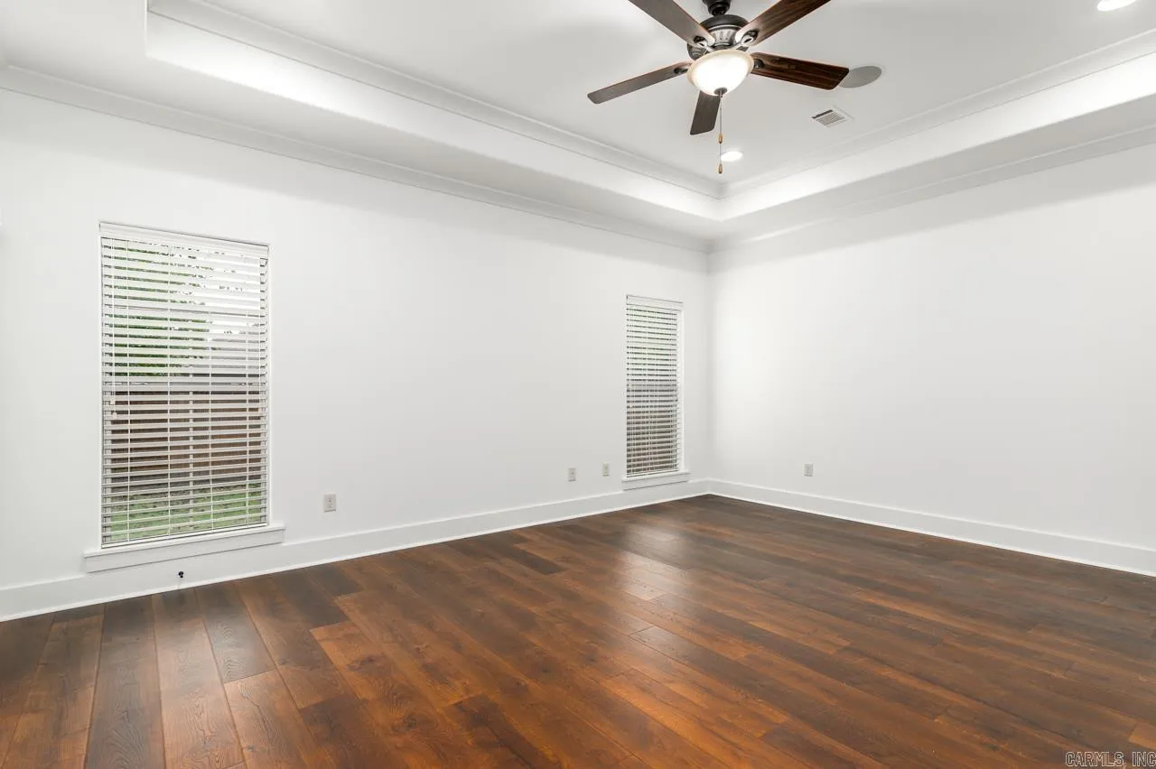 Property at 1115  Applewood - Image 31