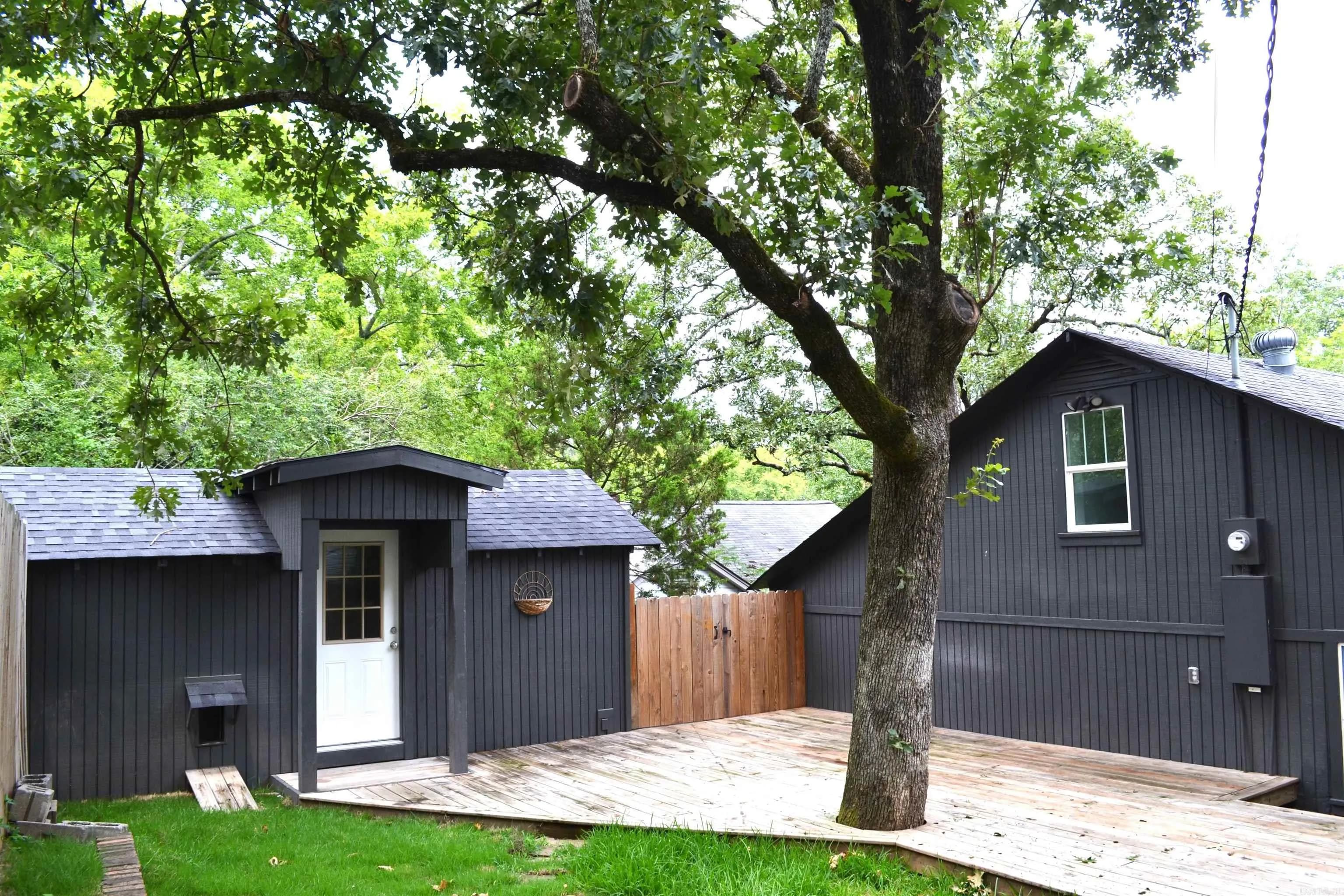 Property at 908 N Taylor - Image 10