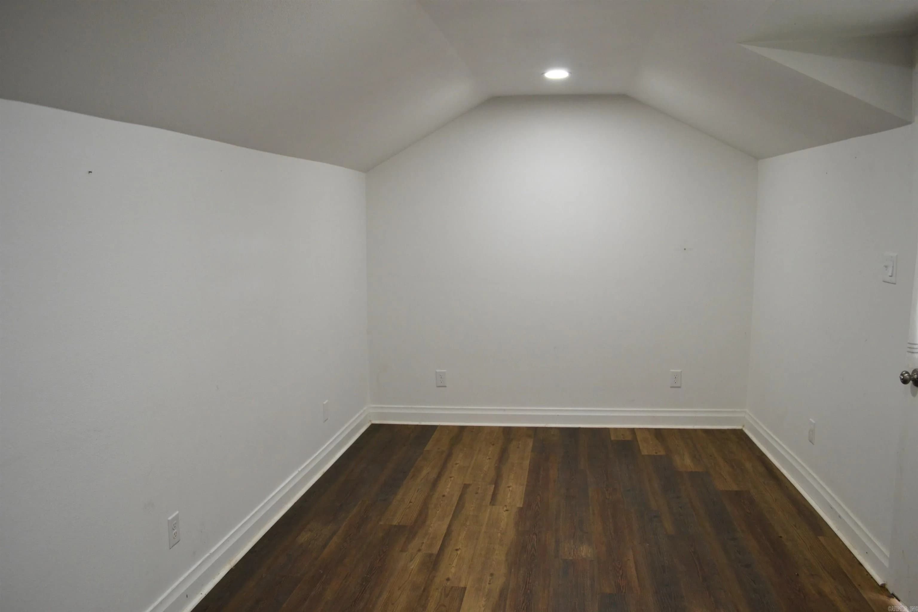 Property at 908 N Taylor - Image 13