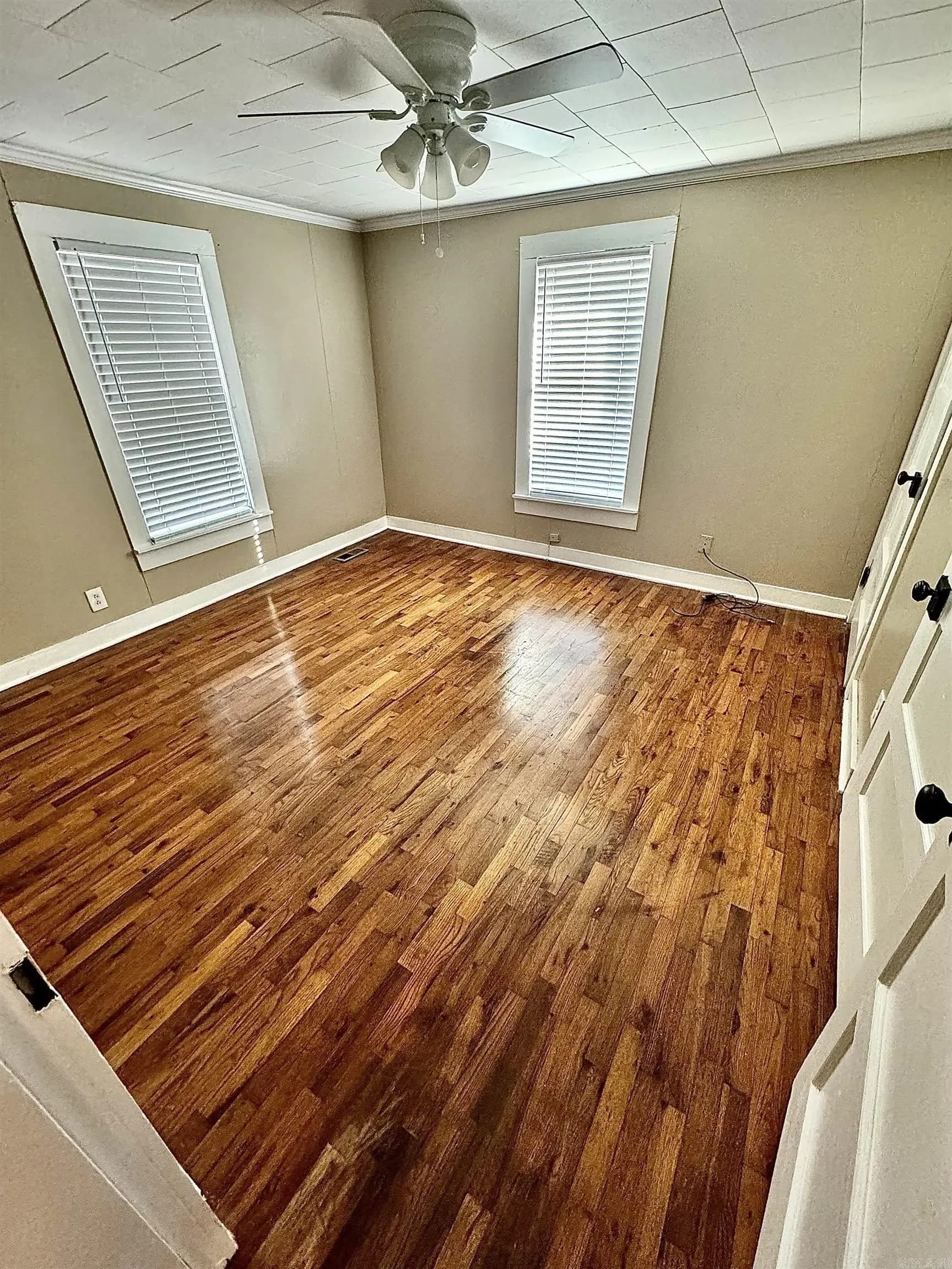 Property at 921  Canterbury - Image 10