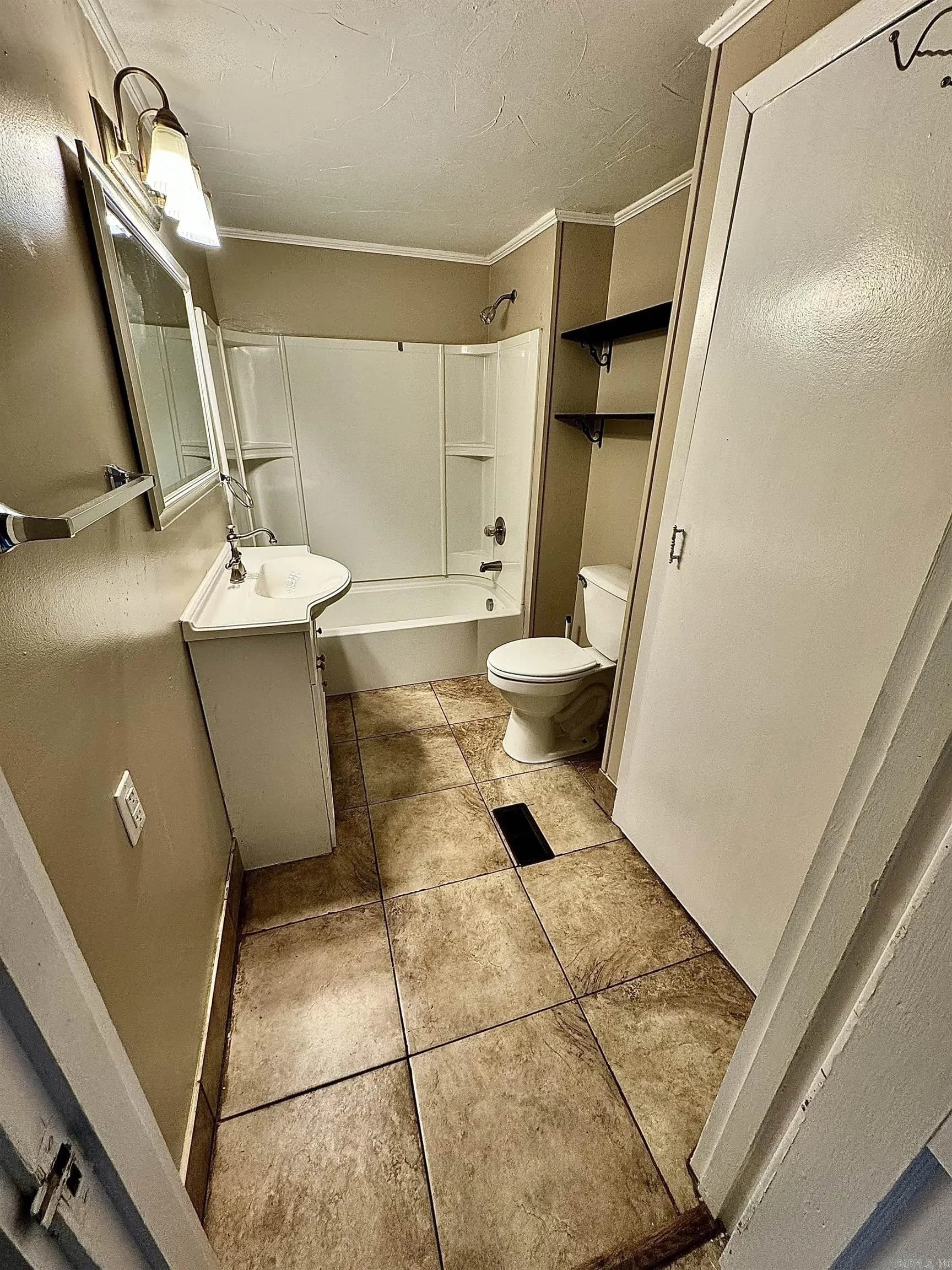 Property at 921  Canterbury - Image 18