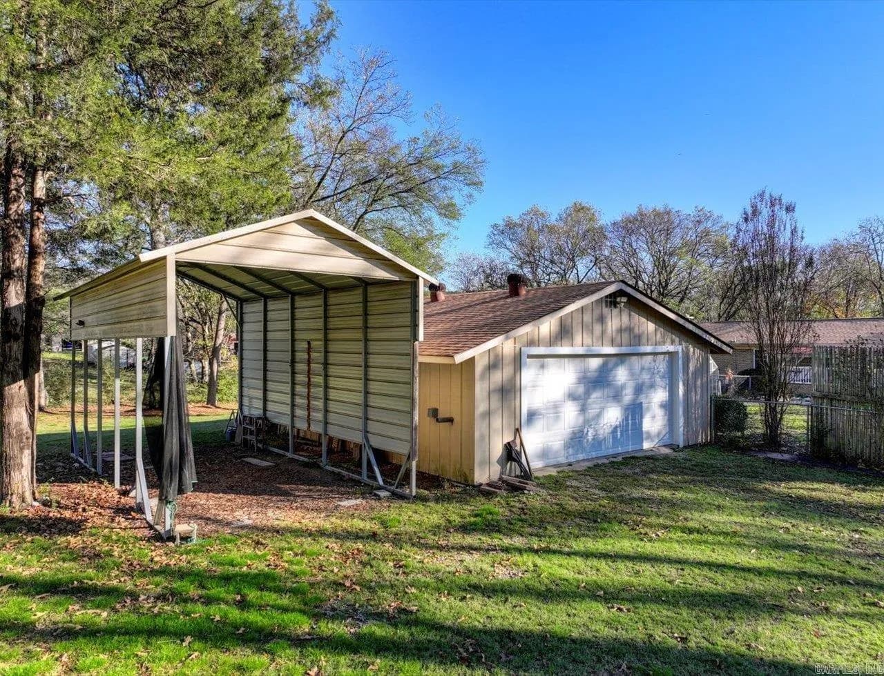 Property at 198  Etta - Image 21