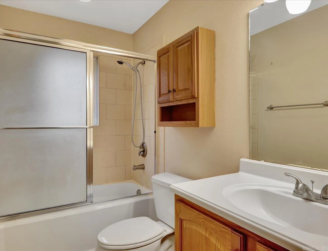 Property at 198  Etta - Image 16