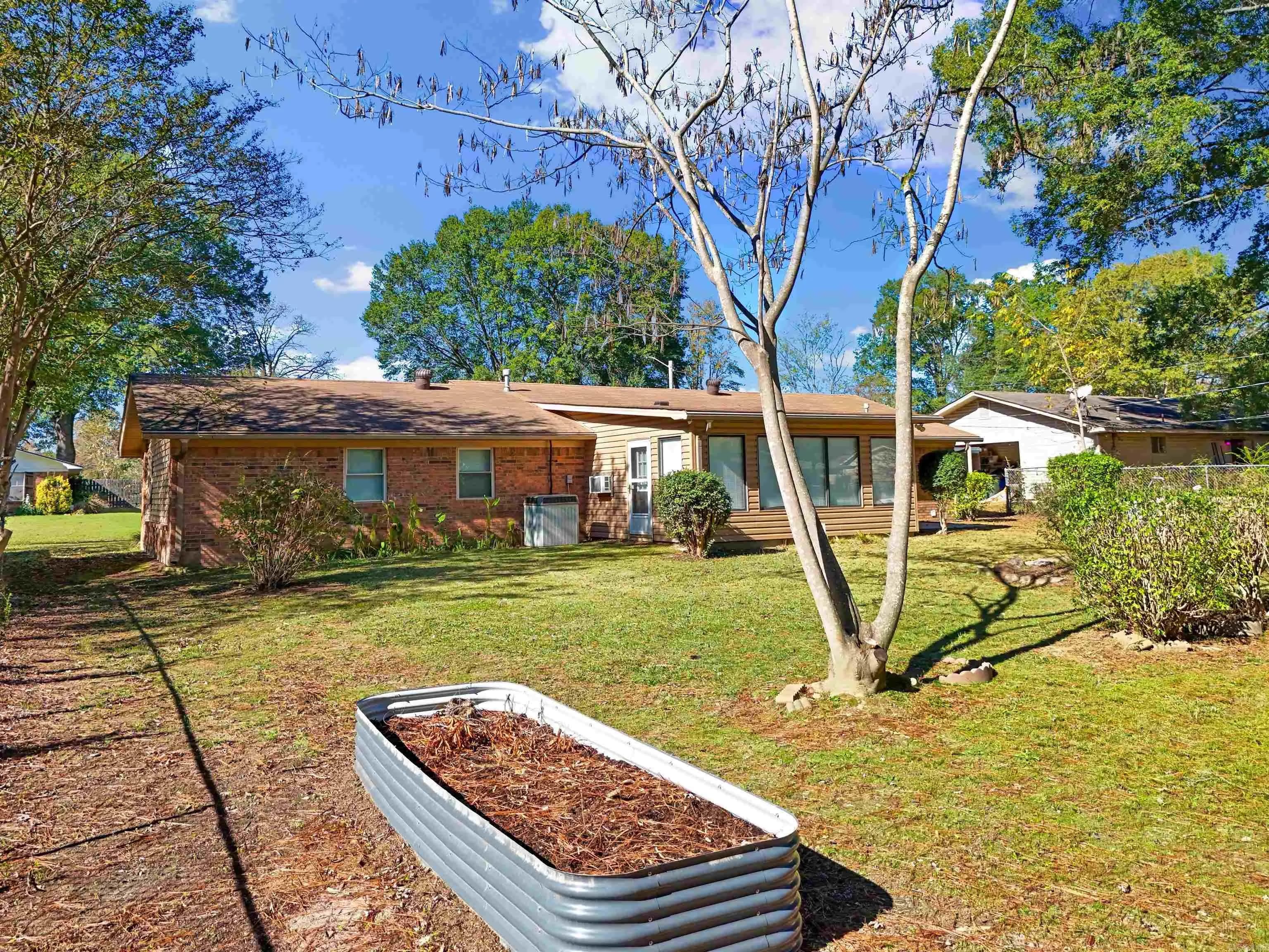 Property at 116  Oaklawn - Image 17