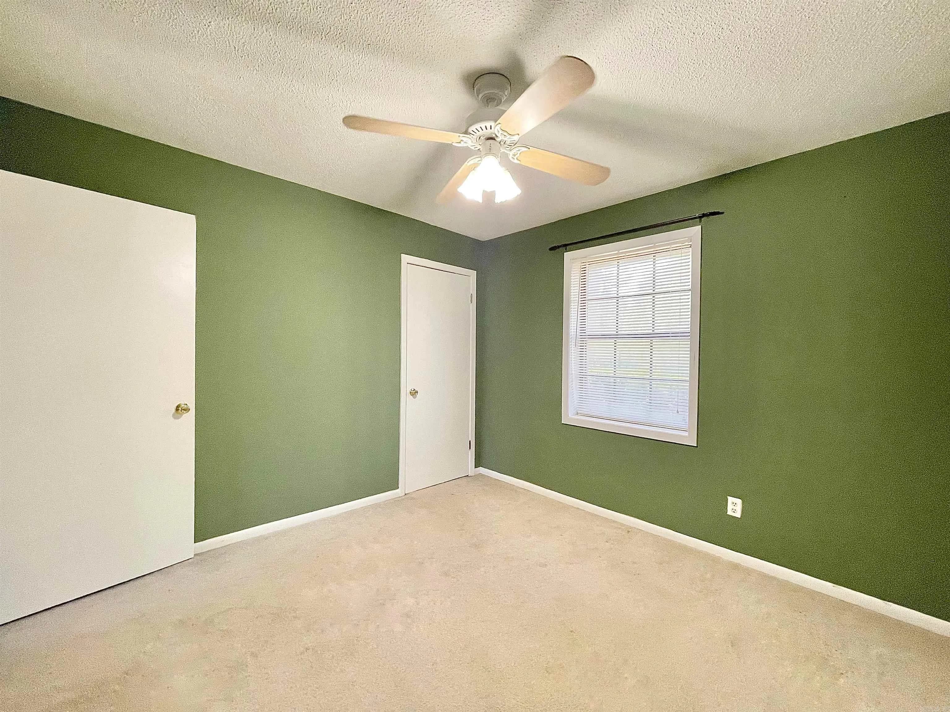 Property at 146  Elm - Image 13