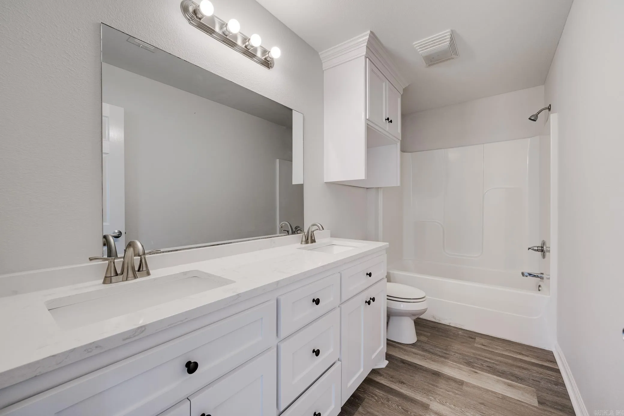Property at 3448  Finch - Image 28