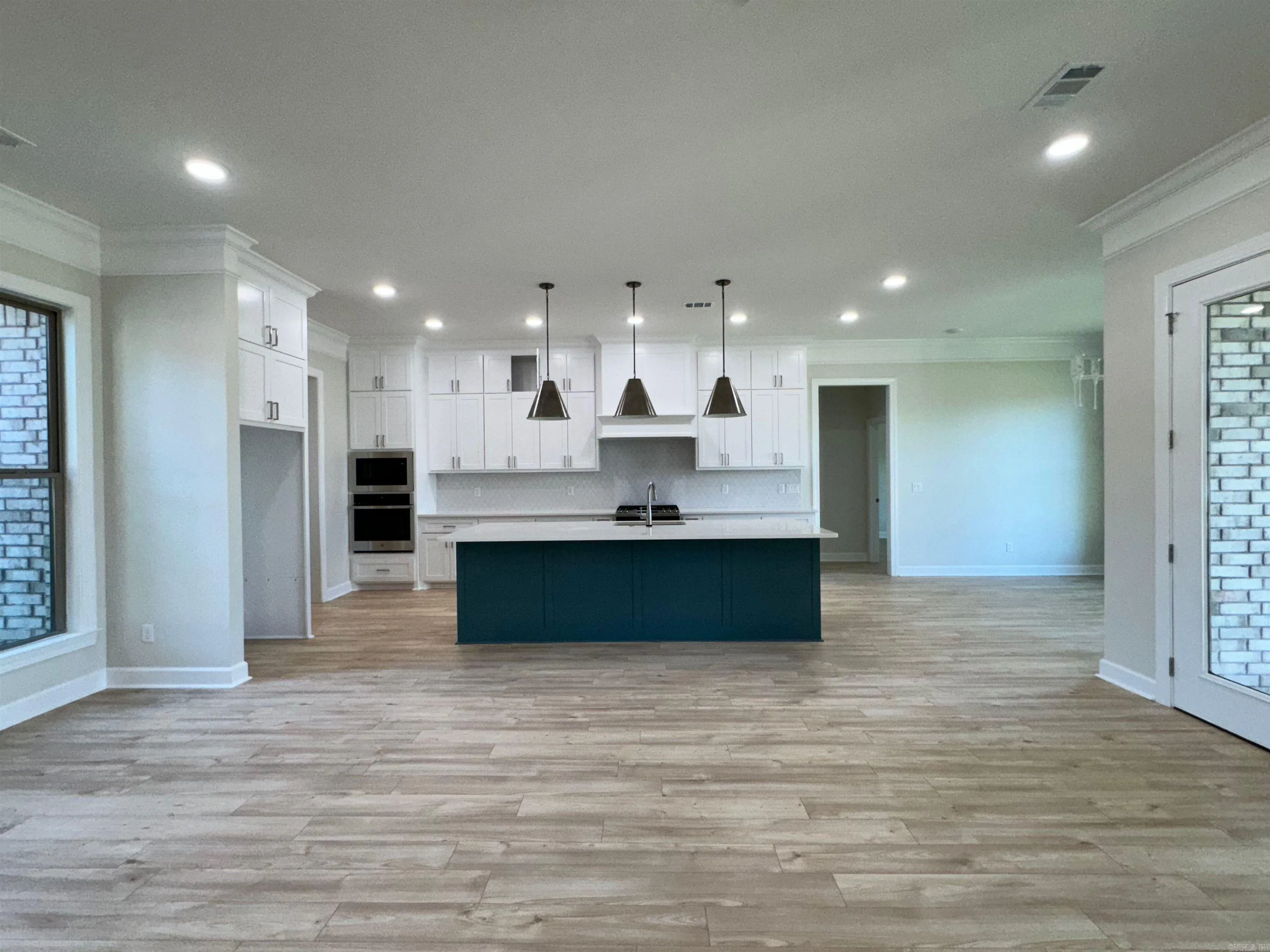Property at 108  Petronia - Image 5