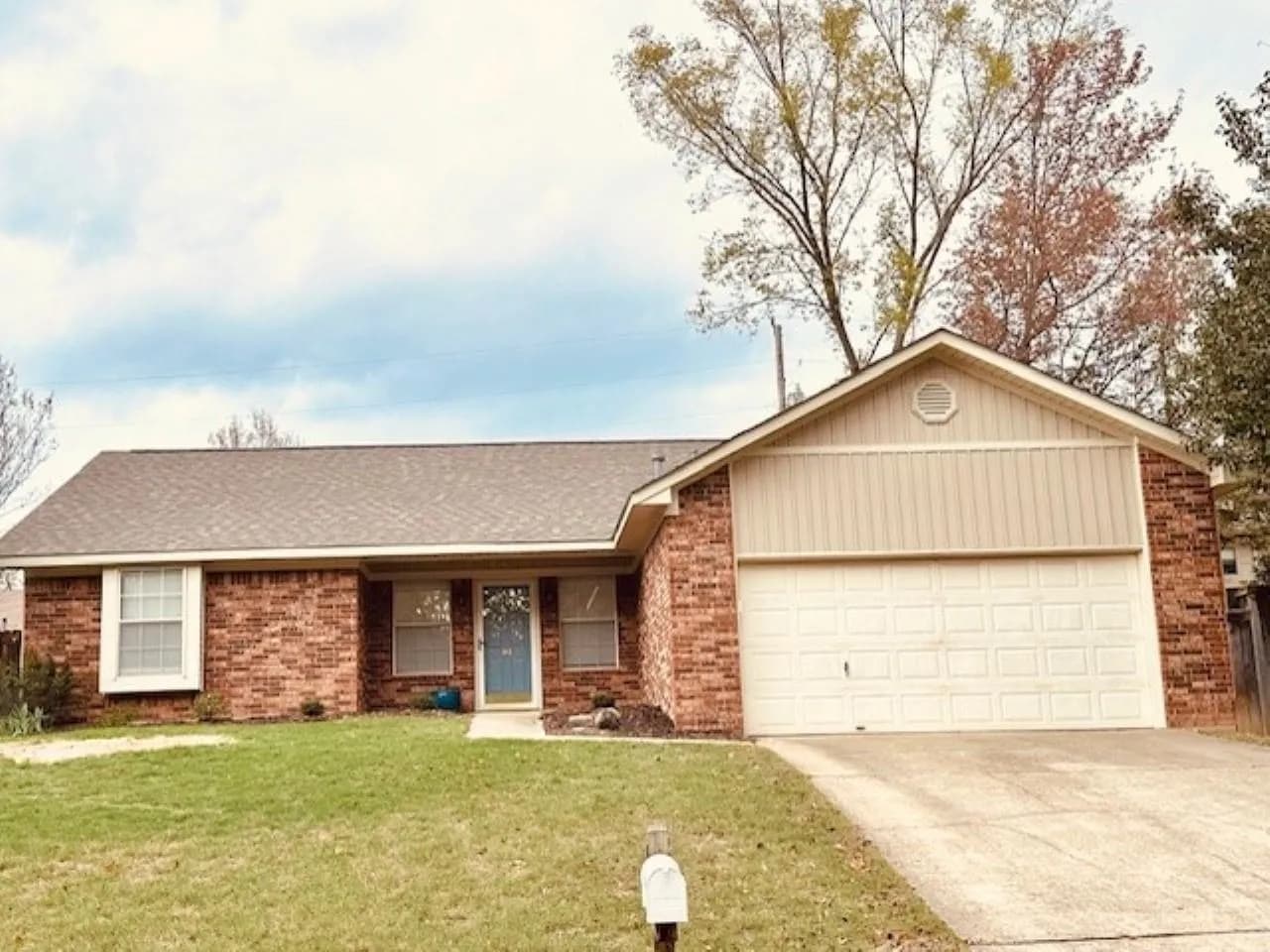 Property at 10  Summerwood cove - Image 1